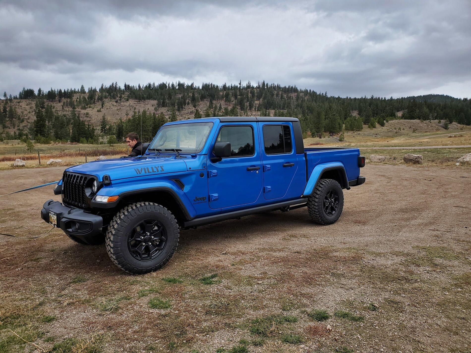 Jeep Gladiator HYDRO BLUE PEARL Gladiator JT Club 20211024_111025