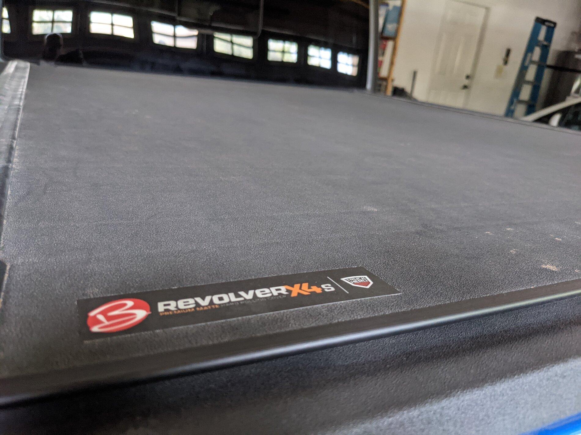 Jeep Gladiator BAK X4s tonneau cover, 1 week old. $600 OBO PXL_20211024_231047350