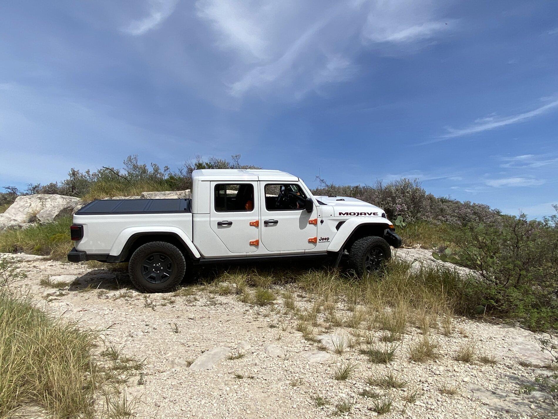 Jeep Gladiator Gladiator Glamour Shots 3D239AD5-385B-43C2-A1F0-7C5FABBC9F5C