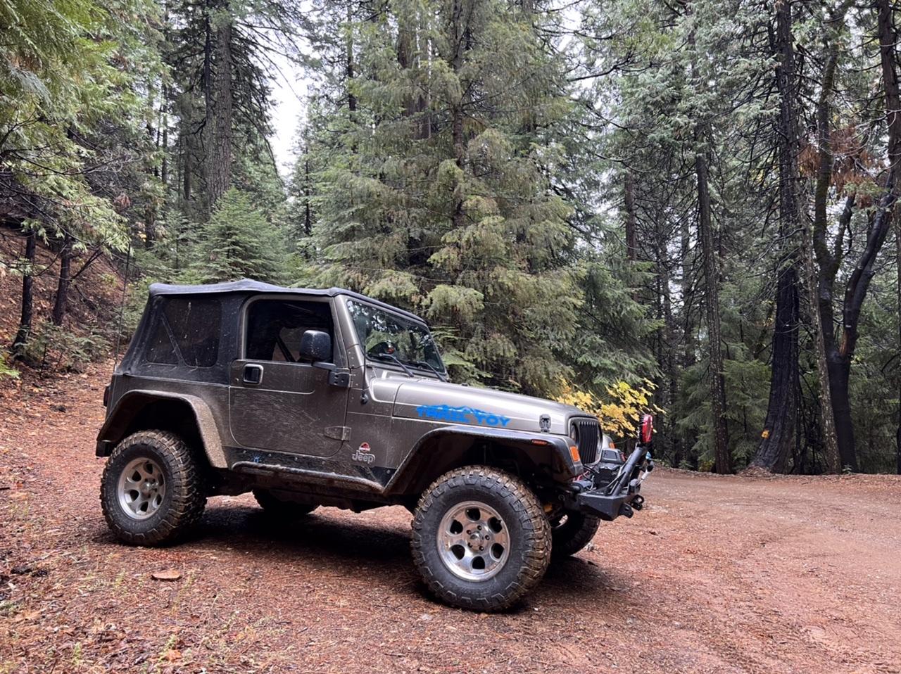 Jeep Gladiator Let's see those Fall Colors. 27B334B0-08CC-4581-BE7A-DFA2A4D982B2