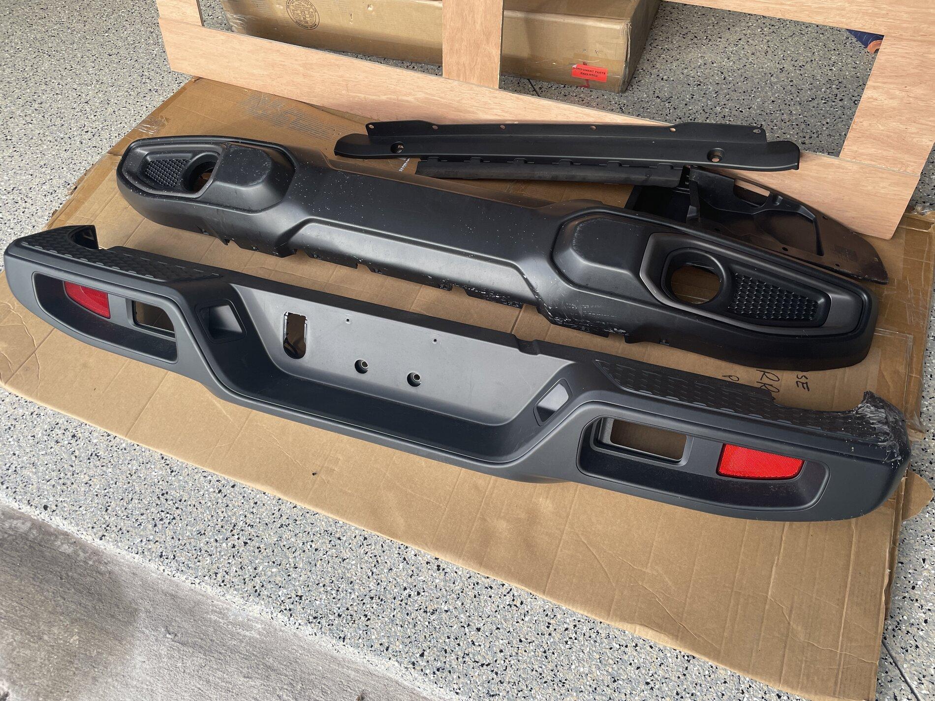 Jeep Gladiator OEM Mojave Front/Rear Plastic Bumpers FREE IMG_4813.JPG