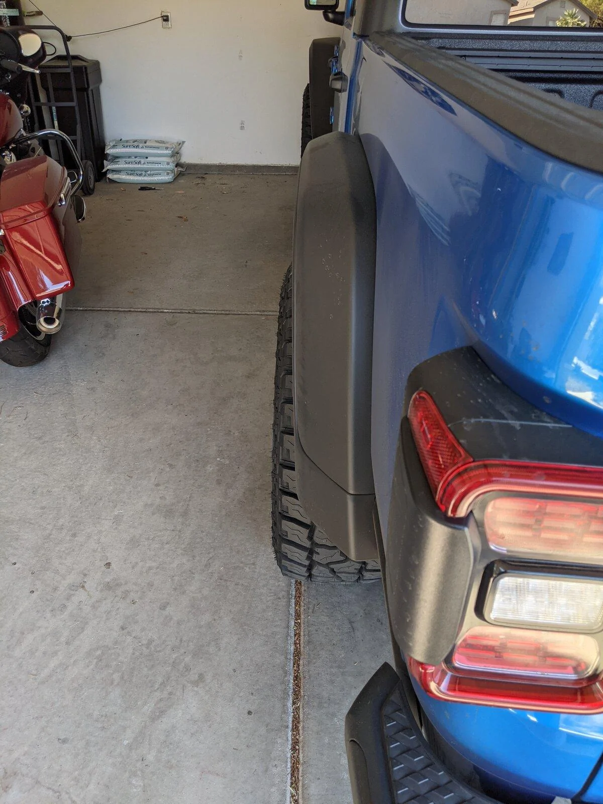 Jeep Gladiator Wheels with +25ish Offset Pok