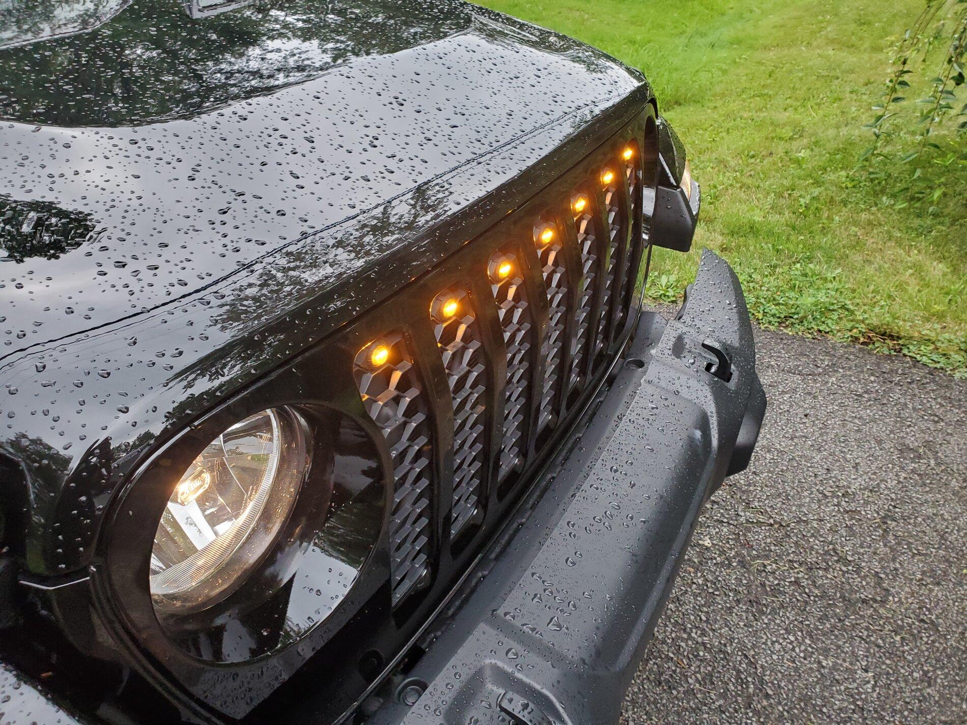 Jeep Gladiator Runner/Marker Lights for Grille 20210729_101545