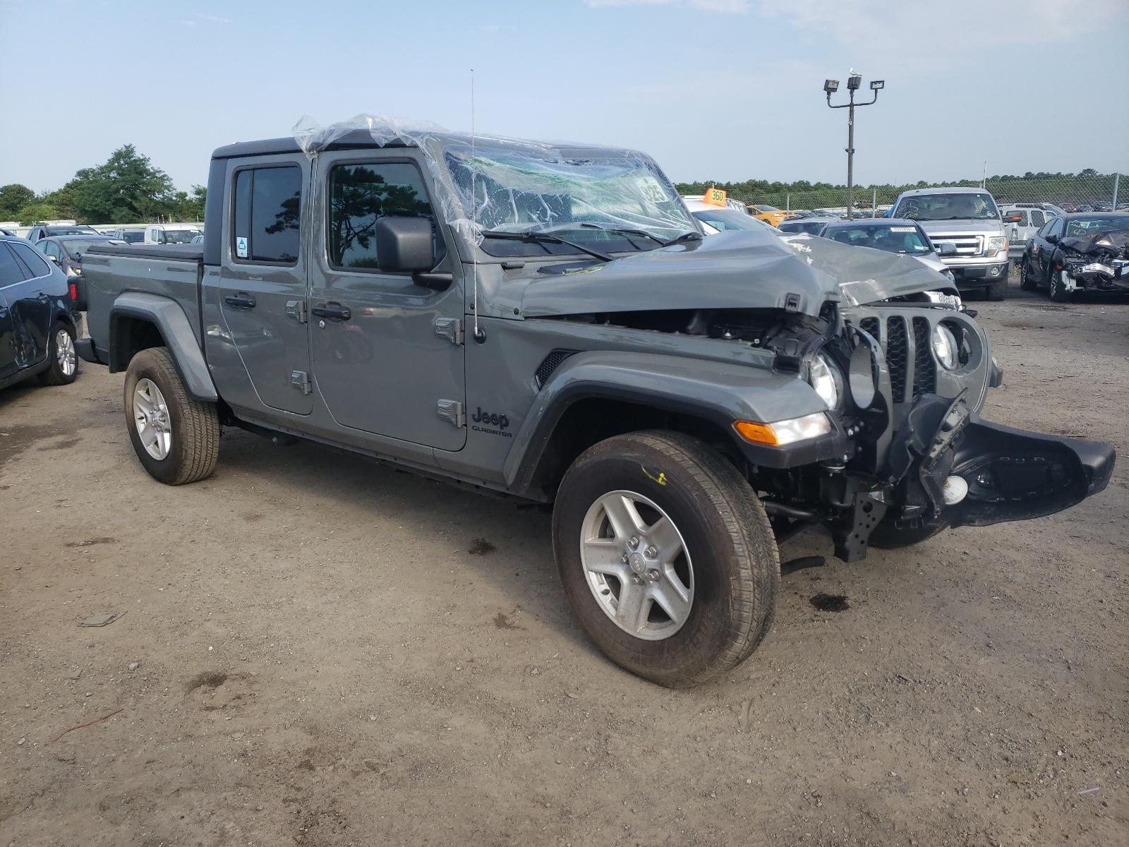 Jeep Gladiator am I crazy? a3db5cb8-565e-4ade-be6c-0ebda8ca3547
