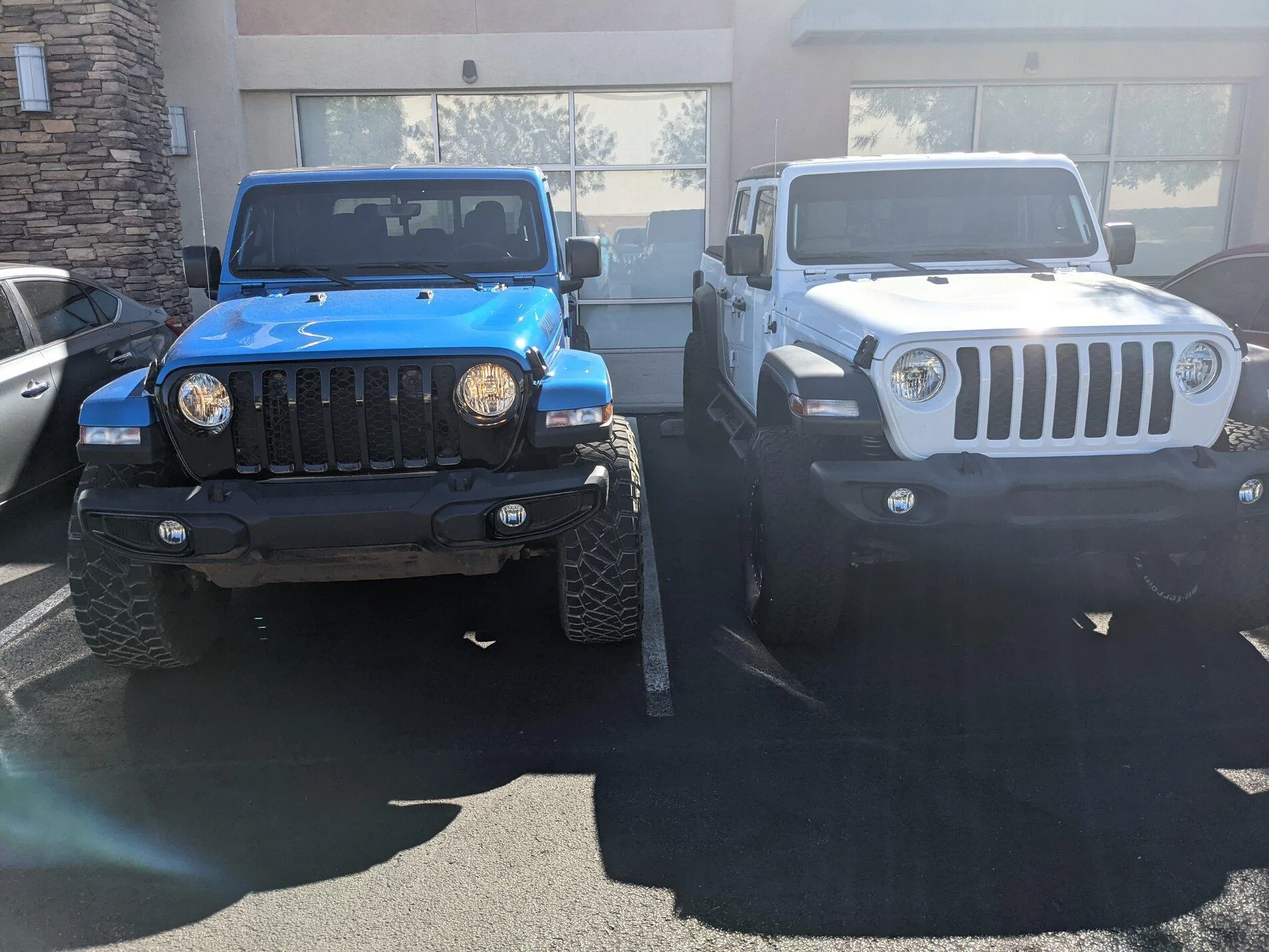 Jeep Gladiator Jeeps Parking Next To Jeeps PXL_20211026_204848598