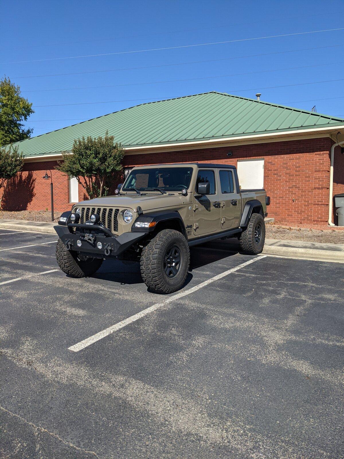 Jeep Gladiator Best 35" A/T tires PXL_20211017_152546716