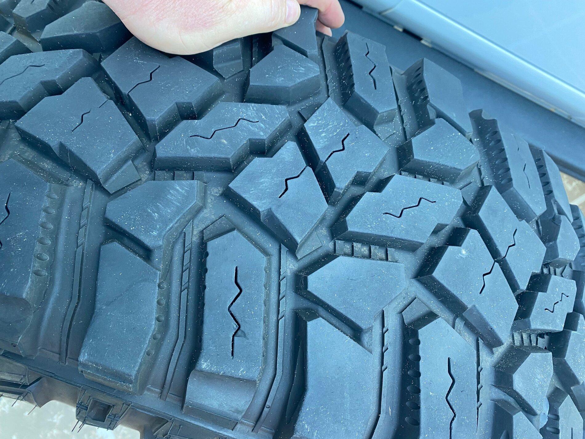 Jeep Gladiator Tire and Wheel Package 37s wt3