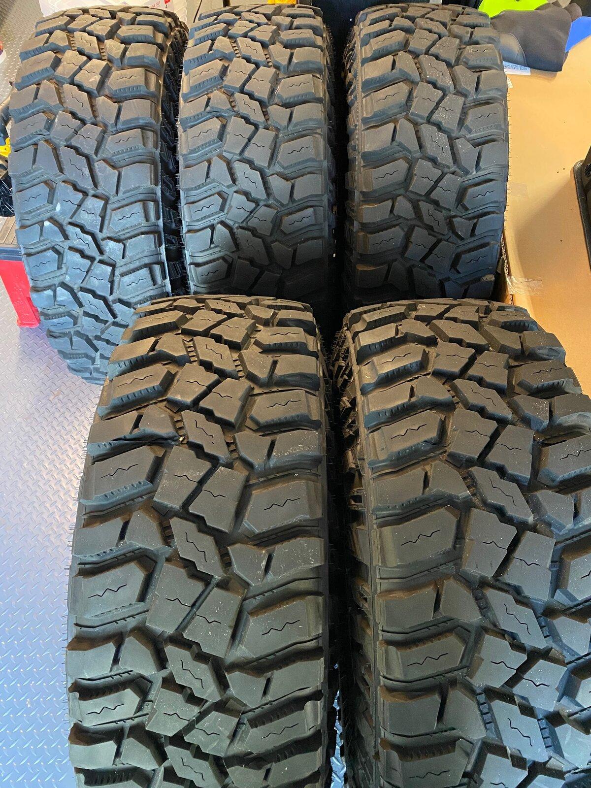 Jeep Gladiator Tire and Wheel Package 37s wt4