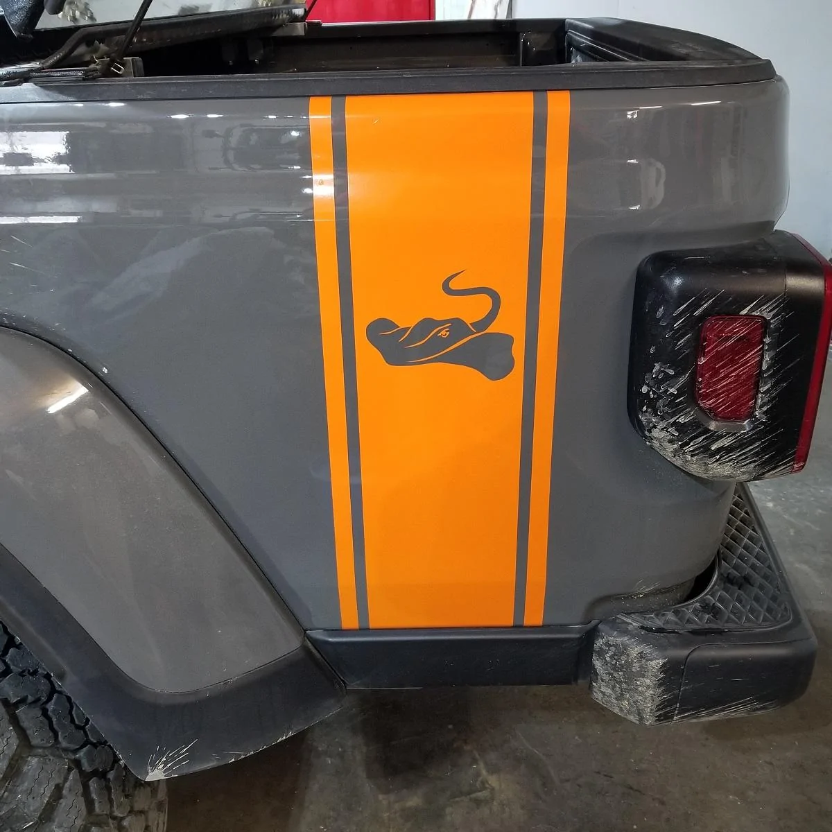 Jeep Gladiator Sting Gray build; Jeep #79 decals1