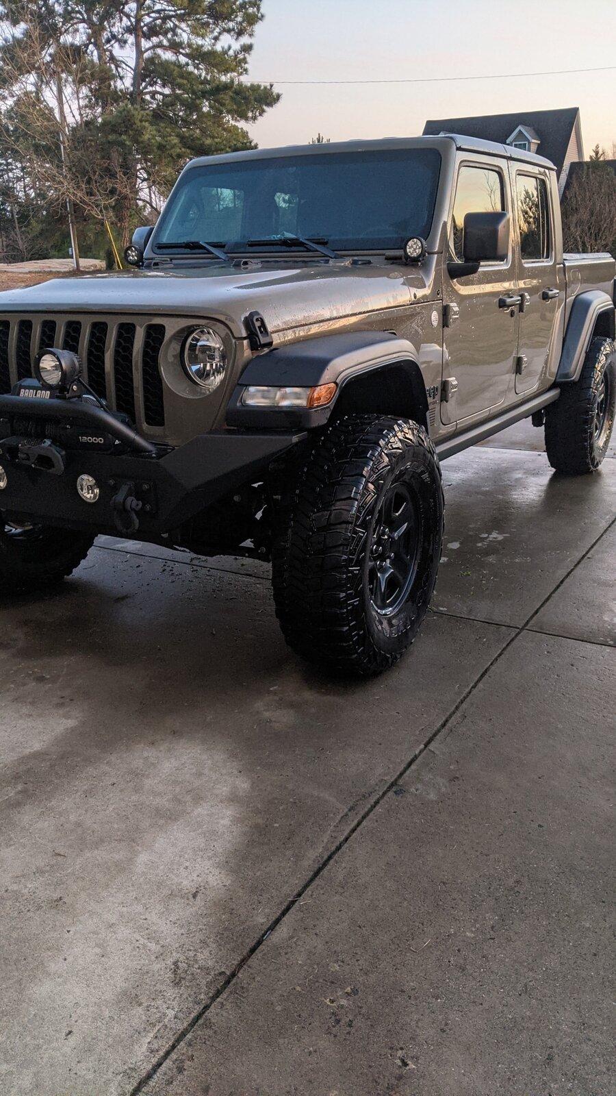 Jeep Gladiator Best 35" A/T tires PXL_20210221_232419151
