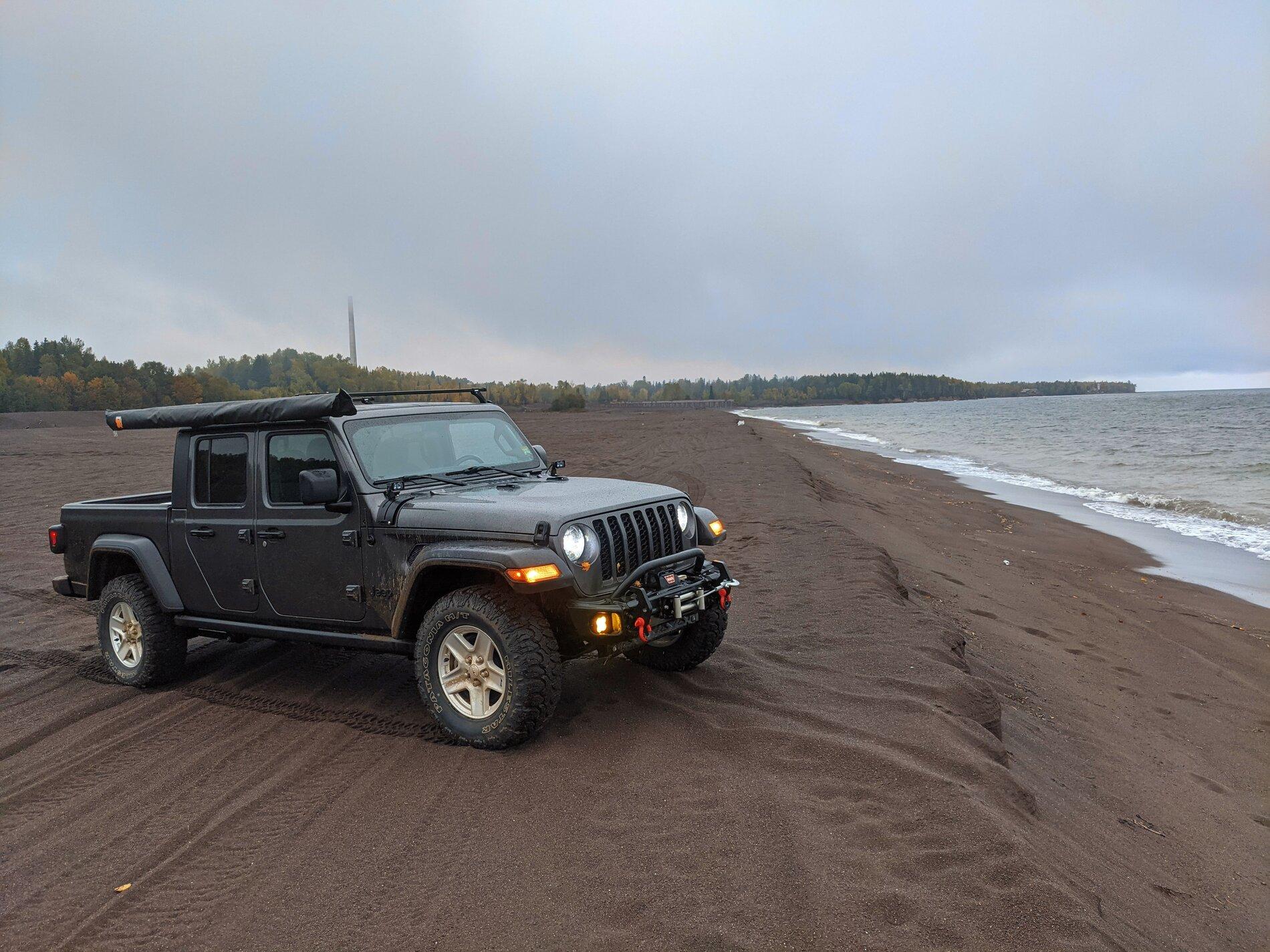 Jeep Gladiator Lets see those Gladiator Beach pics PXL_20211003_145422815~2