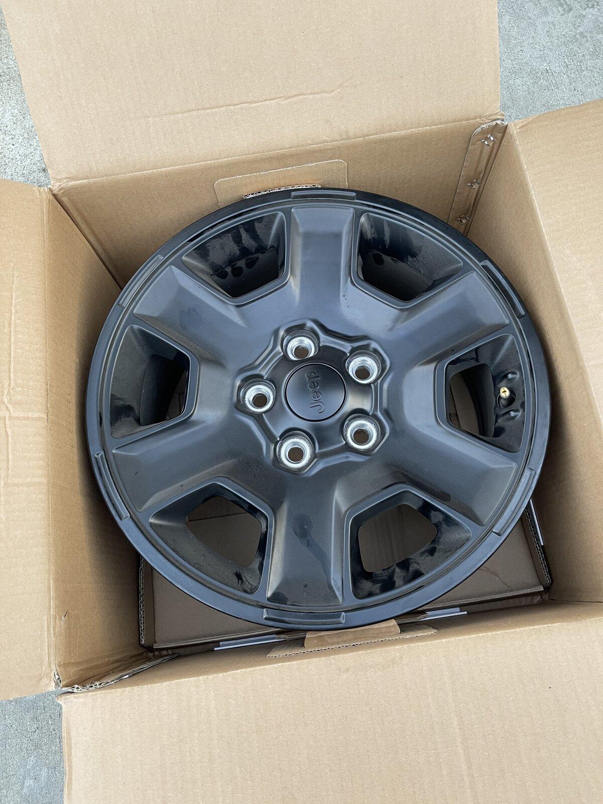 Jeep Gladiator 4 Mojave OEM Wheels Without TPMS and Tires $260 IMG_2235