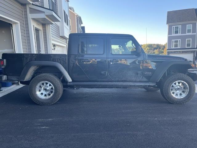 Jeep Gladiator Metalcloak 2.5 Leveling Kit vs Clayton 2.5 Riderite 2ABAA927-DC57-45CC-91AD-C0F17C3CD308