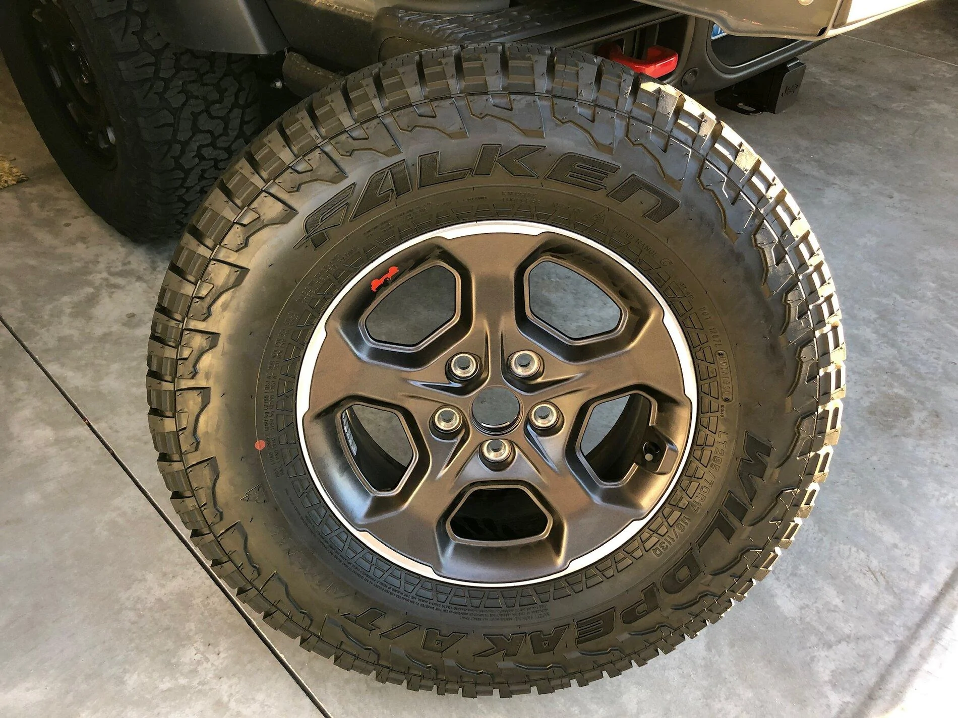 Jeep Gladiator Rubicon Takeoff Wheels and Tires 50229AE7-4D4D-4C34-BC4C-FD47BA952371