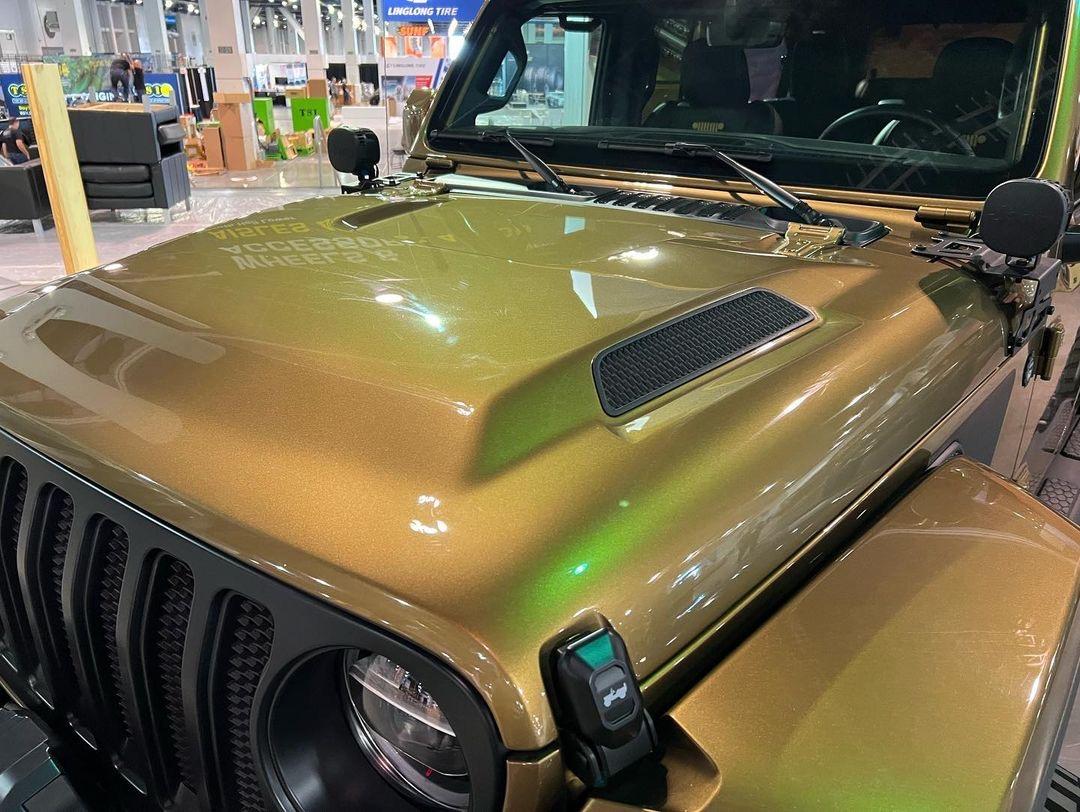 Jeep Gladiator Jeep Wrangler Overlook at Sema 7CA5A644-82F7-40D5-B3FD-857AC49E578A