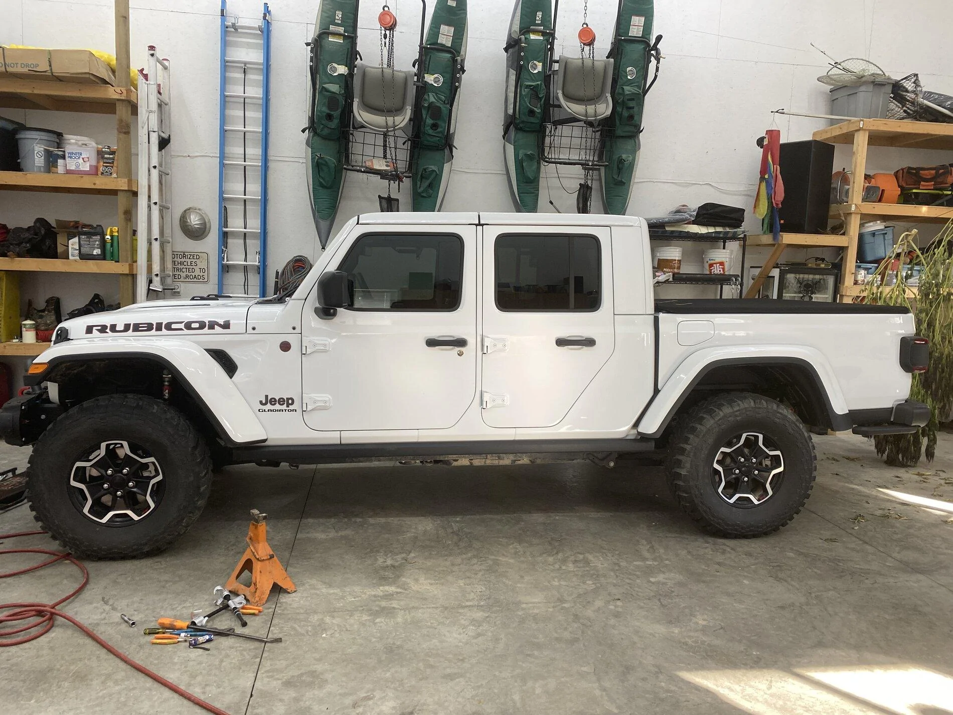 Jeep Gladiator Eco diesel Suspension bottoming out on normal roads E5F9BC77-2FEF-4820-A212-1E84971E897E