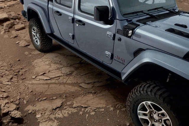 Jeep Gladiator WTB - Jeep® Performance Parts Rock Rails - Mopar (82215606AB) glad224437570eebf03918acdfeb15de7512