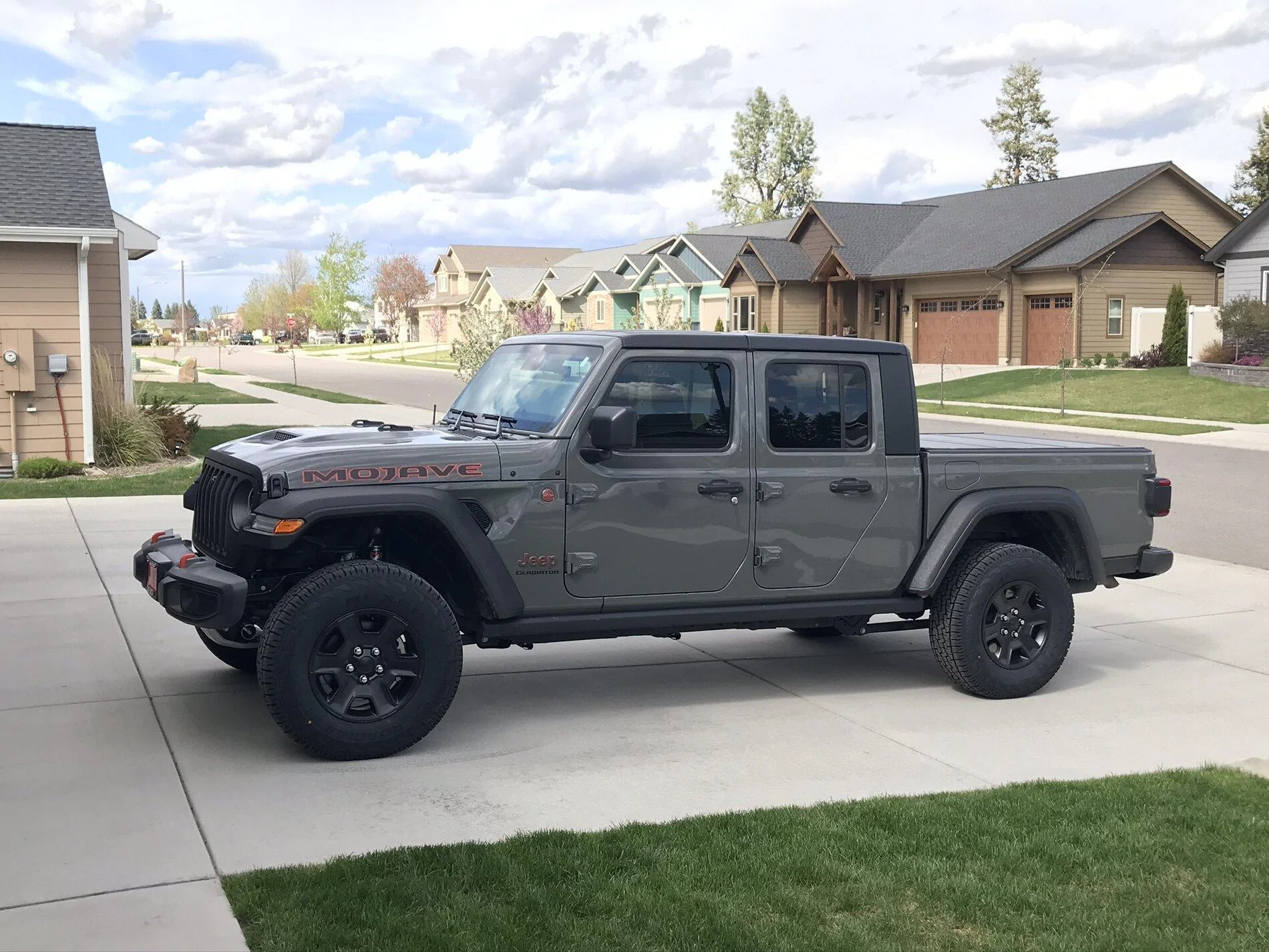 Jeep Gladiator STING GRAY Gladiator JT Club D2C0CAA6-94AE-4966-8576-A4BB2F21CB3C