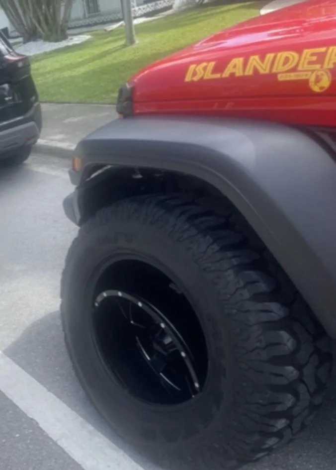 Jeep Gladiator Florida man: “-44 offset + 38 inch rubber protects JEEP in HIT & RUN!” E73667D0-C917-4D65-BD91-E910F11904B8