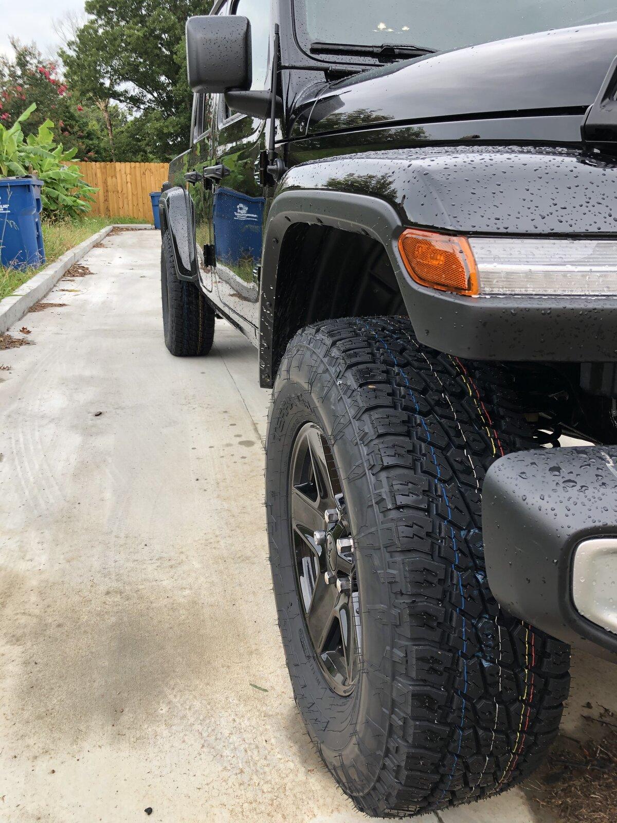 Jeep Gladiator 2021 Sport S Black Aluminum Wheels and Nitto Terra Grappler G2 Tires. IMG-2356