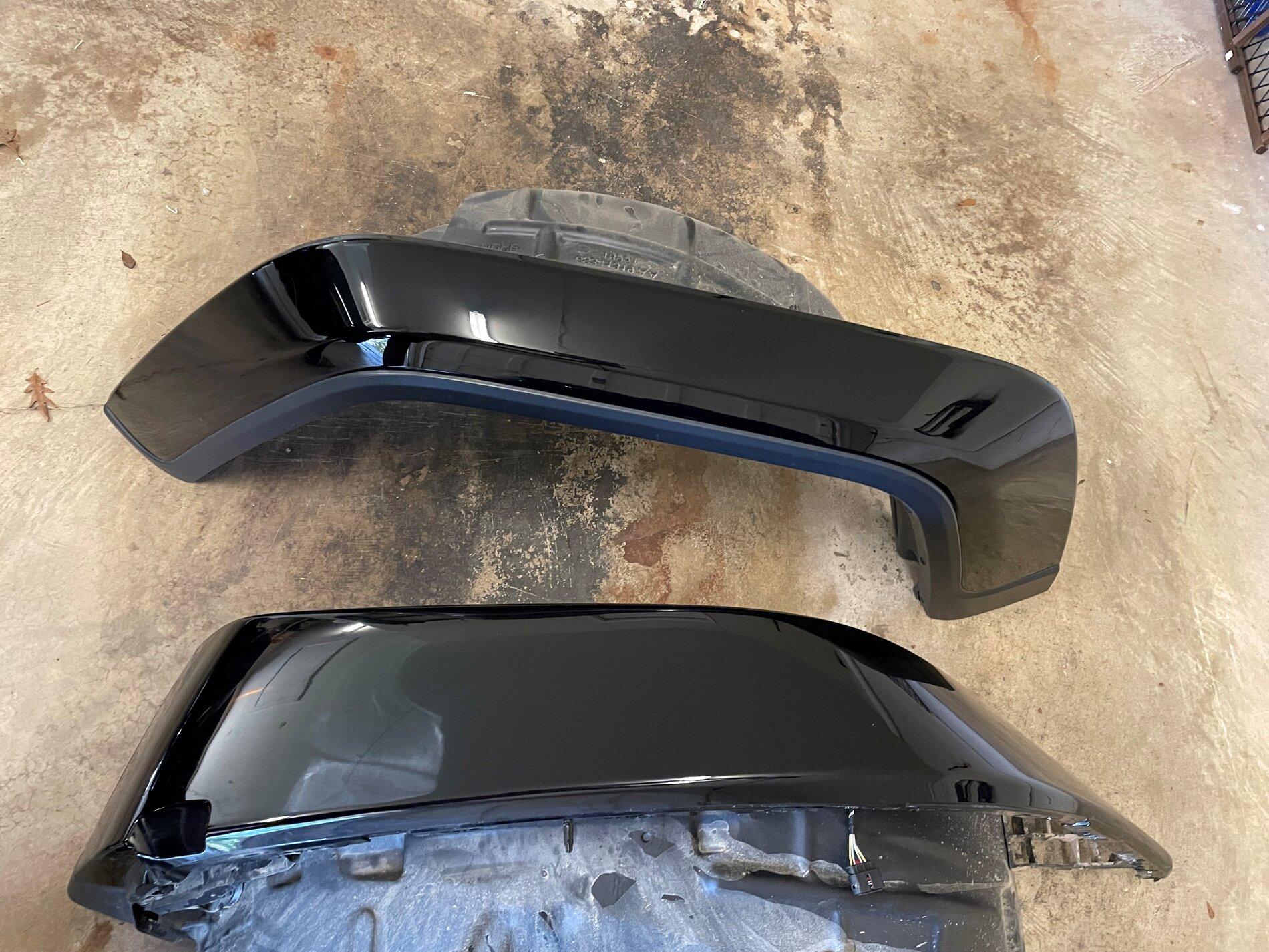 Jeep Gladiator Gladiator Painted Black  Fenders w/ LED headlamps (Overland takeoffs) !!MINT!! fender 3