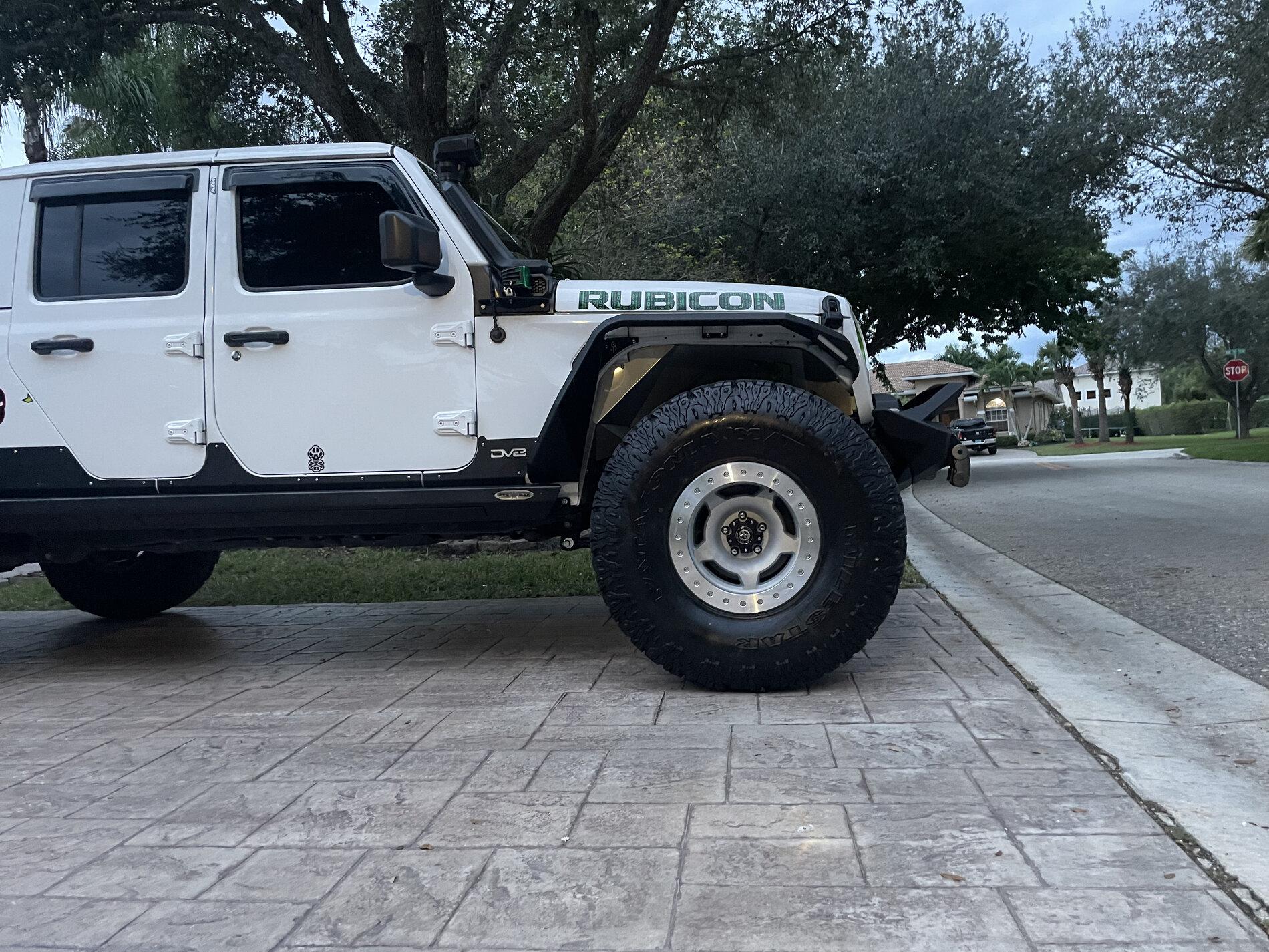 Jeep Gladiator SHOW ME YOUR WHEELS! 69FBB46B-AB01-4D48-979A-EAA4F8ADC1A5