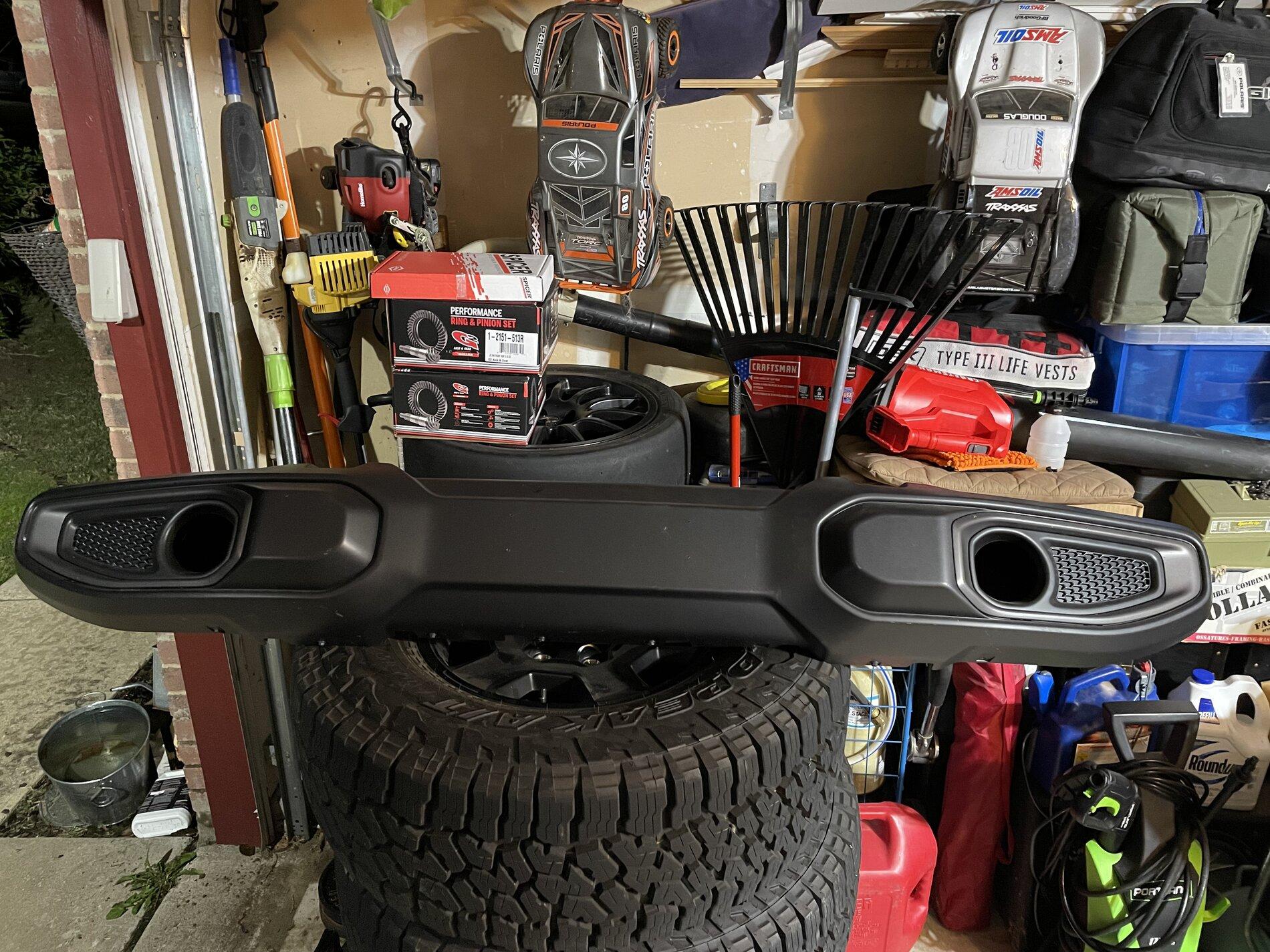 Jeep Gladiator 2021 Mojave Stock bumper 803BF12F-CDA1-4E47-BD1C-47E710E316D6