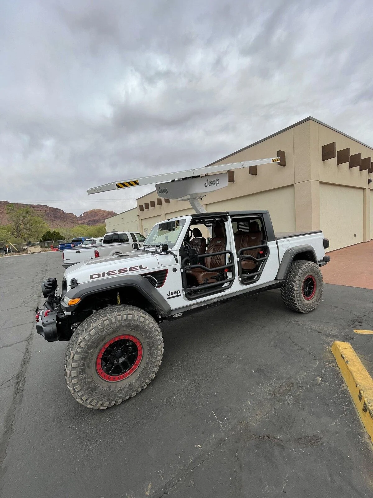Jeep Gladiator My 21 80th anniversary ED B6DEA2A8-2803-42CA-B115-D178F29BBFE0