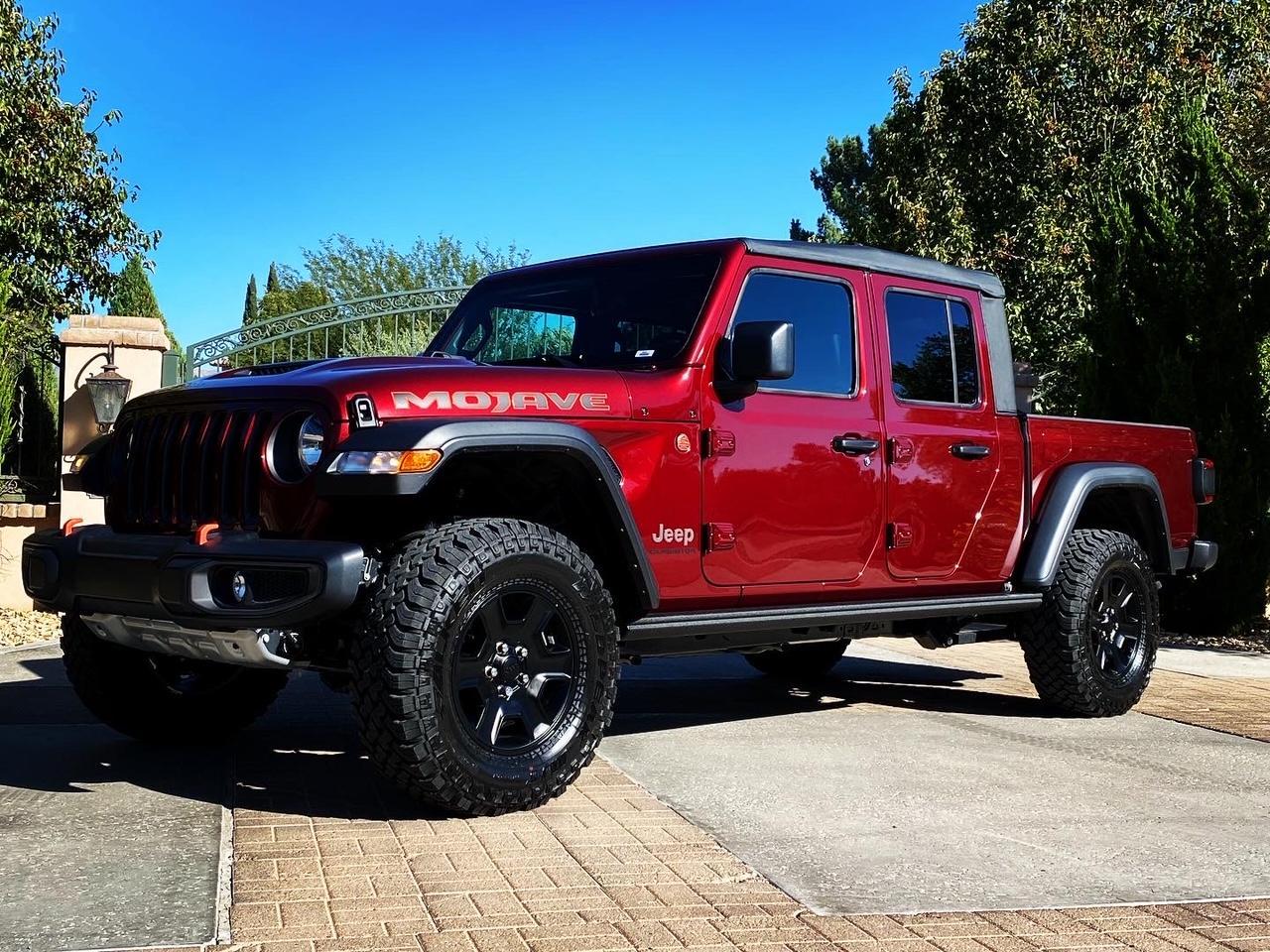 Jeep Gladiator Those who have switched from a hard top to a factory soft top: thumbnail