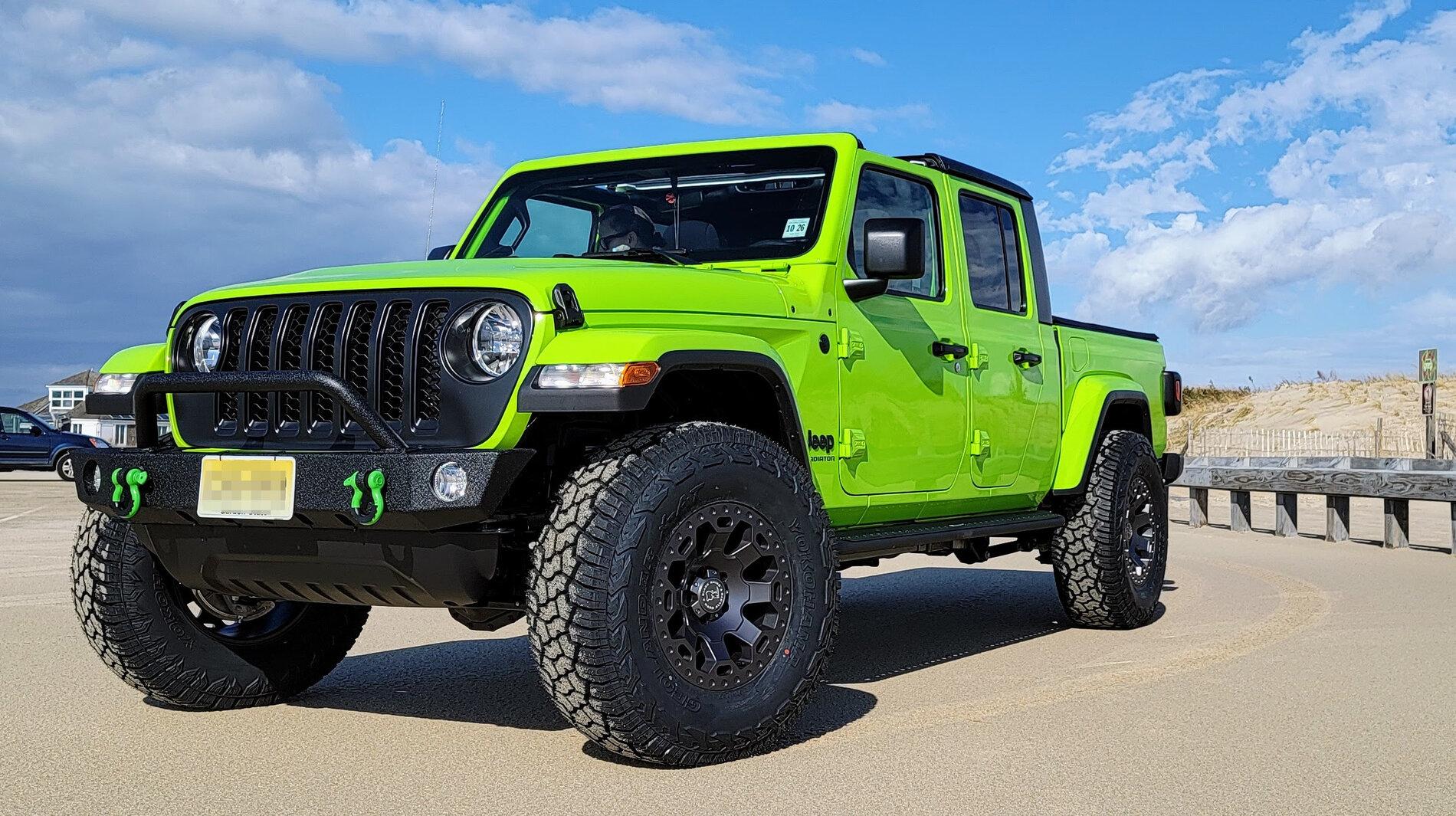 Jeep Gladiator Gladiator Glamour Shots gladiator-f-l