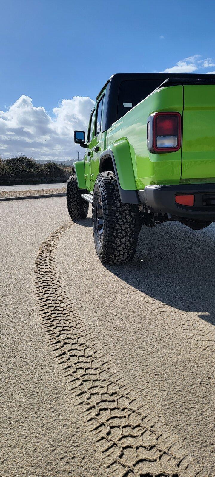 Jeep Gladiator Gladiator Glamour Shots gladiator-vertical