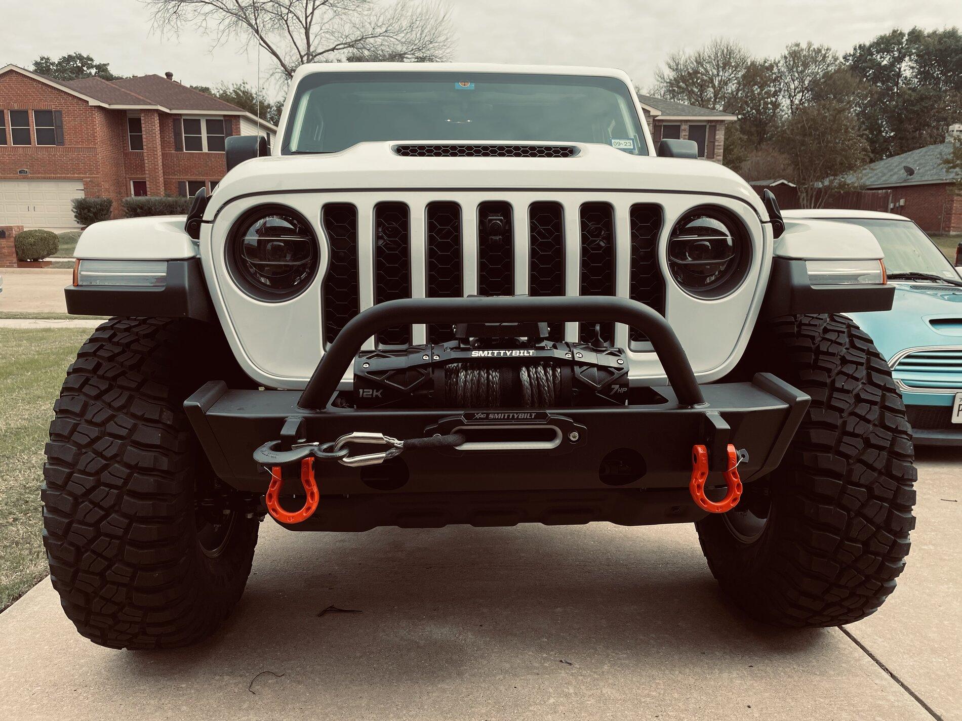 Jeep Gladiator 2021 Mojave Stock bumper 0AAE4AC9-01AE-4FED-97C2-6FAFDF7A4CE4