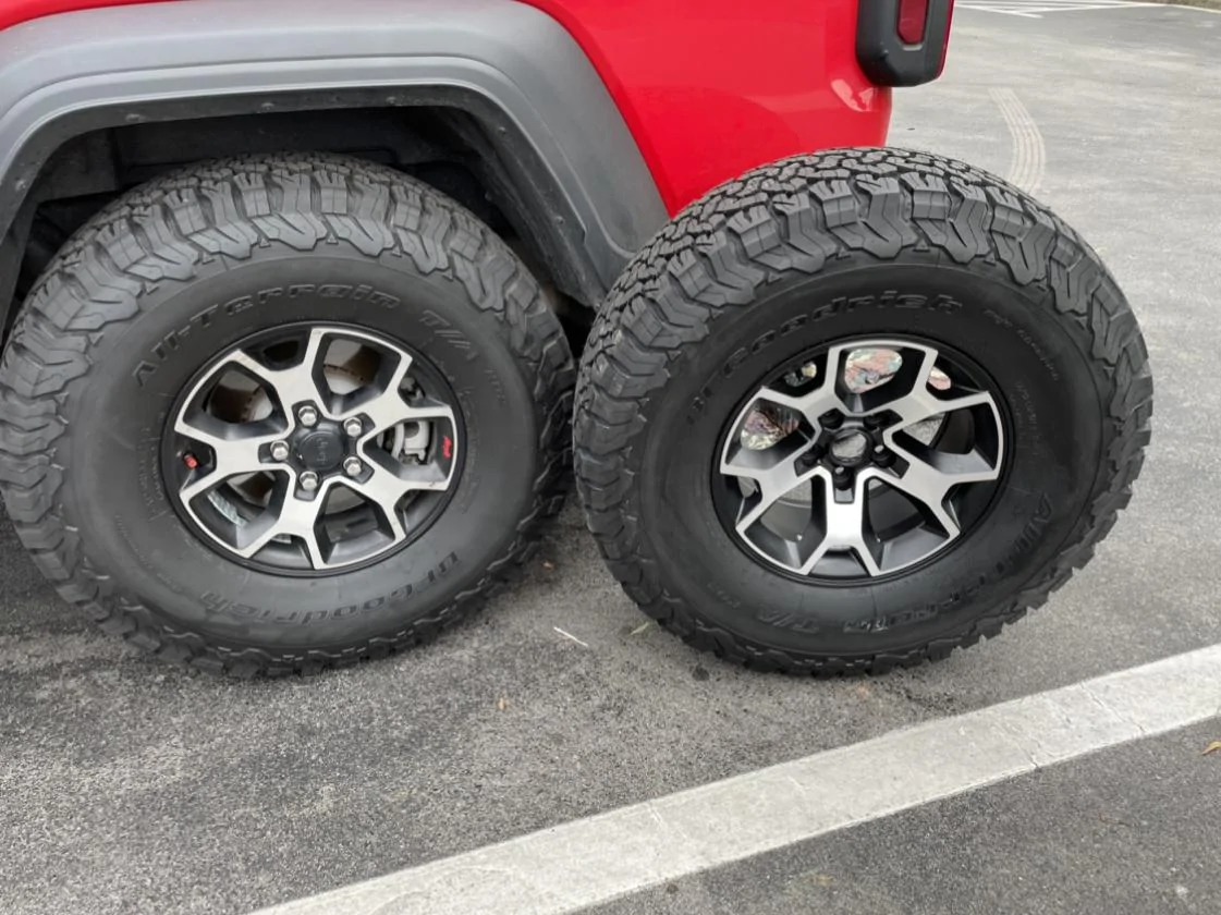 Jeep Gladiator FIRECRACKER RED Gladiator JT Club 37E123B1-15E3-436C-8CB2-FD4E06AED8F1