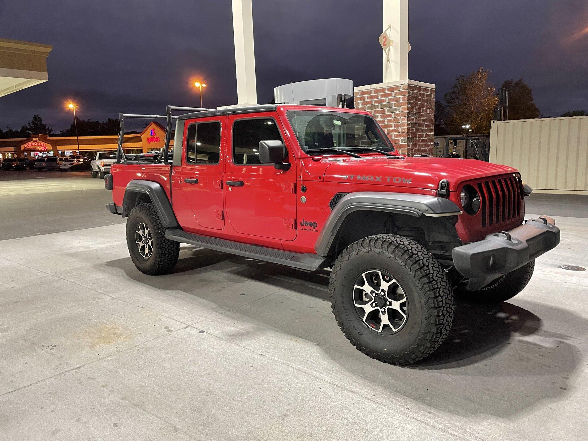 Jeep Gladiator FIRECRACKER RED Gladiator JT Club 9EB09129-5D4D-4C7A-88B4-C3AEC4D8E0F2
