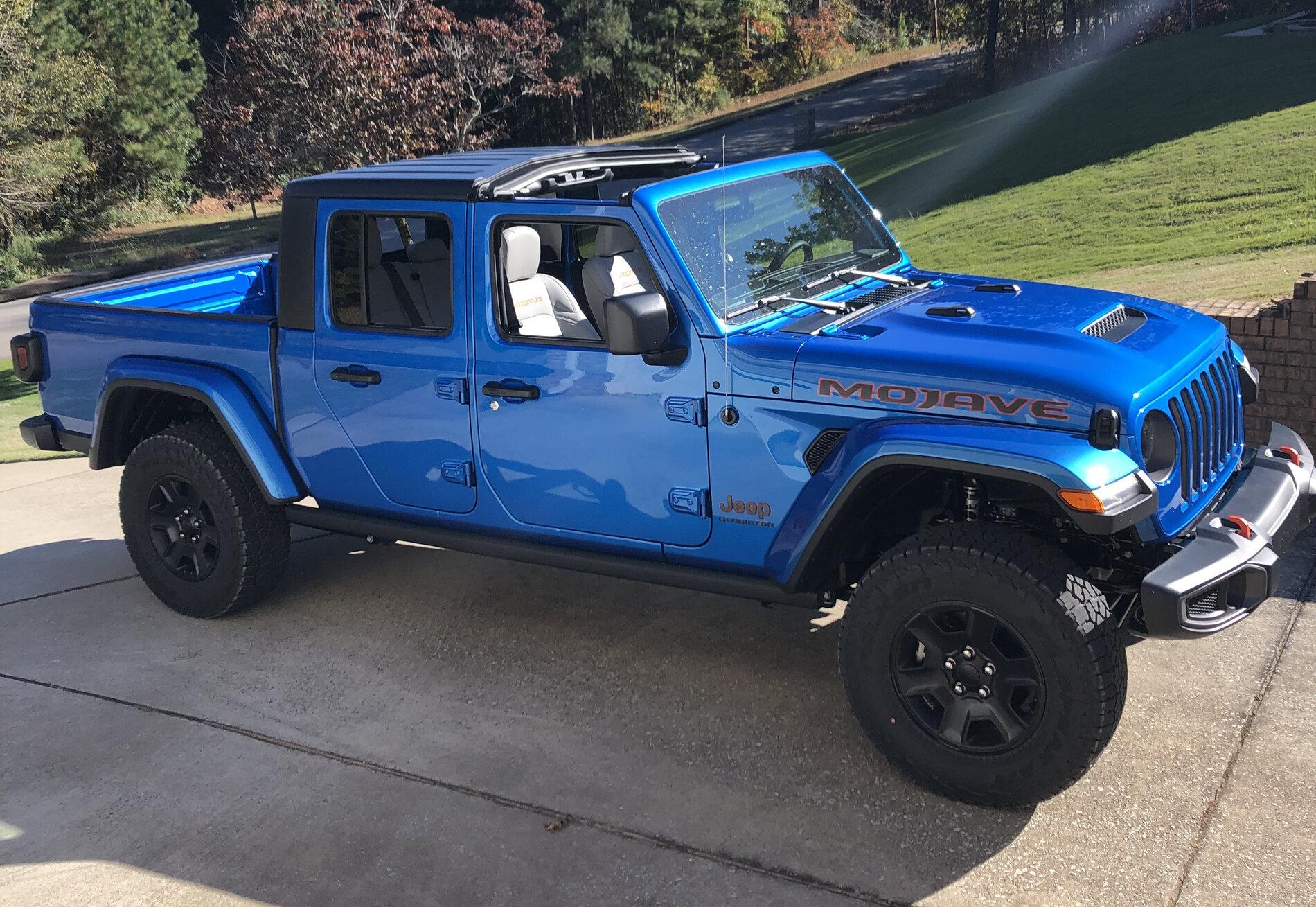 Jeep Gladiator HYDRO BLUE PEARL Gladiator JT Club 65792015514__7E1F40FE-73FC-4C8C-8ECF-2E1B8FAEEE2B