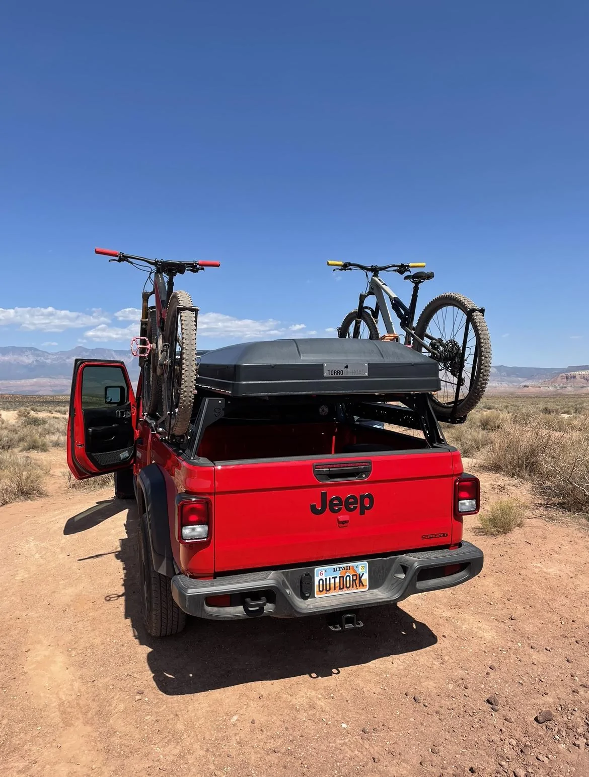 Jeep Gladiator Roof Top Tent & JCR Half Rack for sale IMG_0204