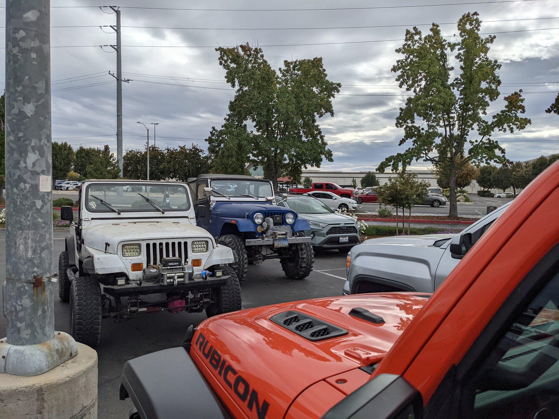 Jeep Gladiator Jeeps Parking Next To Jeeps PXL_20211024_200727373