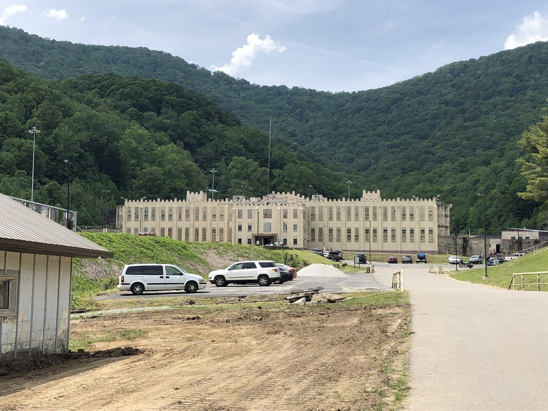 Jeep Gladiator Nemo Tunnel and Brushy Mountain State Penitentiary (Knoxville, TN area) 1F5B2159-0AA1-47DE-8EC0-CC5F9A2E501E