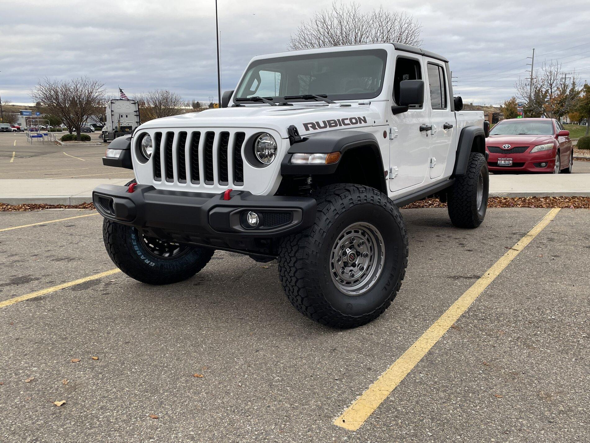 Jeep Gladiator System overload on the brain. 46AFBA39-840F-4631-A7DD-9472C7BDD3C6