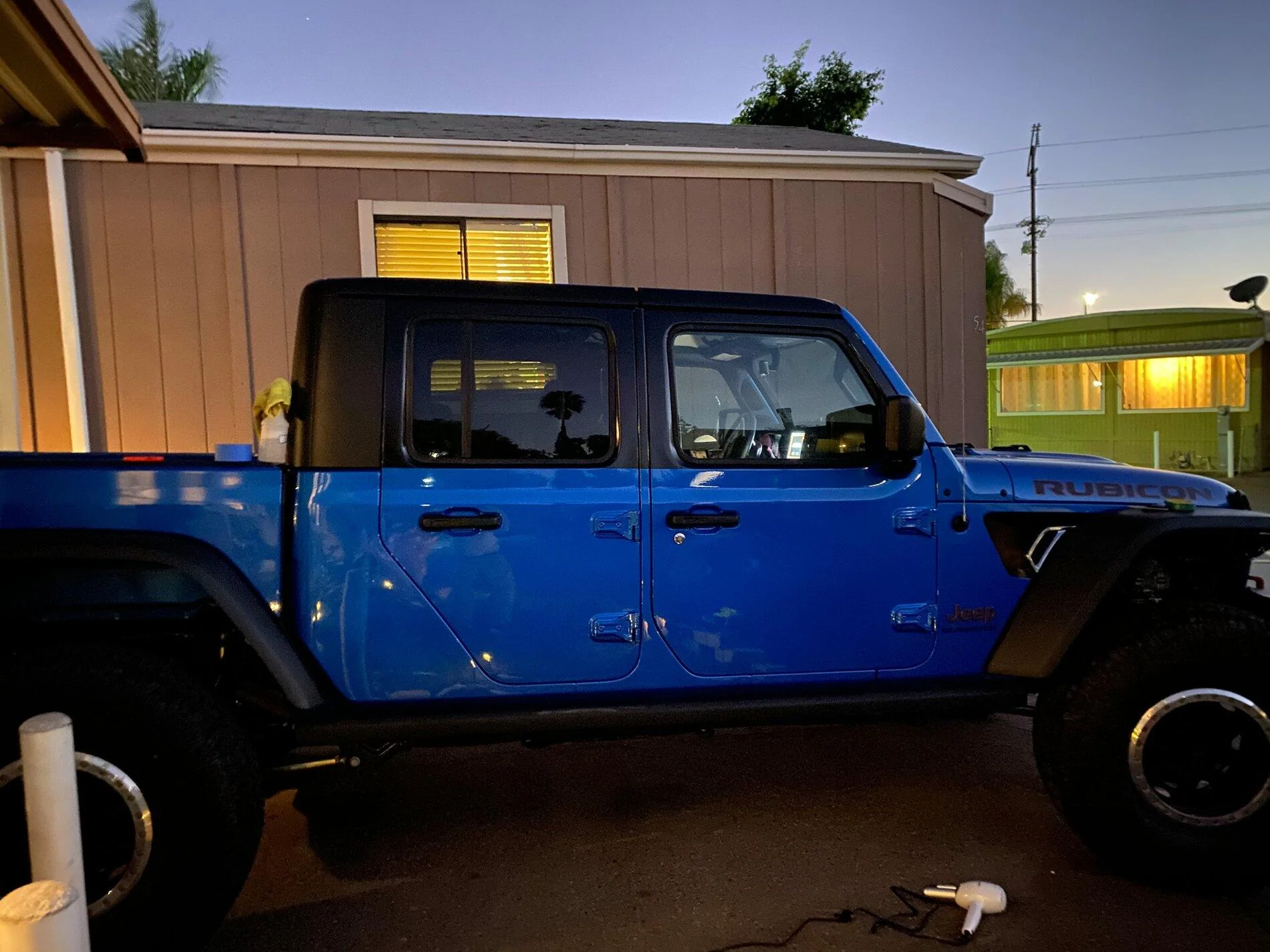 Jeep Gladiator Hydro Blue Diesel Rubicon  - “The Blue King” glady ful