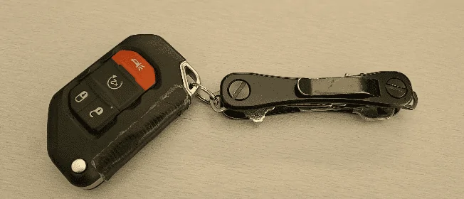 Jeep Gladiator I finally figured how to carry this HOCKEY PUCK of a key fob… Screenshot 2021-11-10 135530