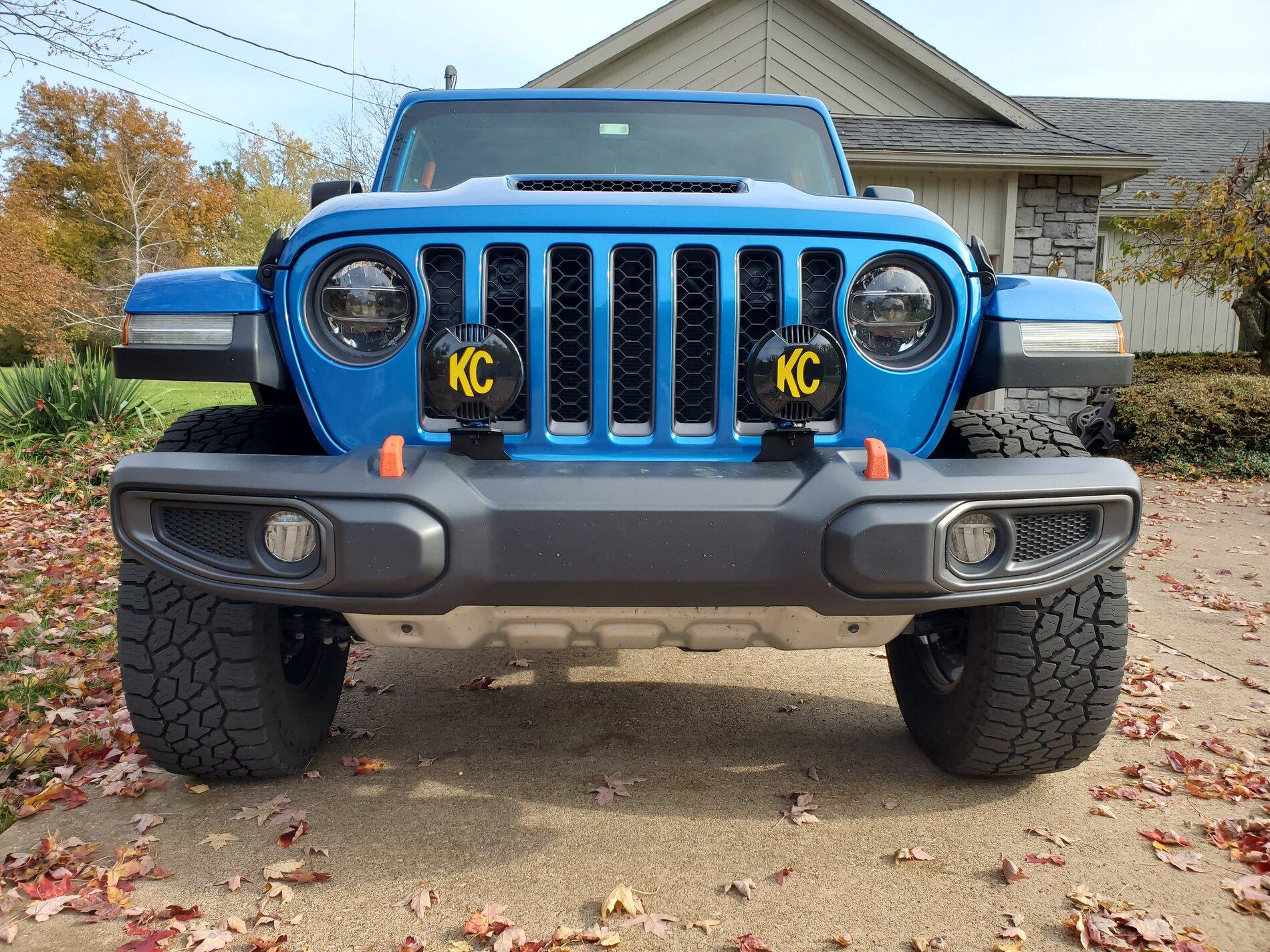 Jeep Gladiator Plastic front bumper light mounting? 20211110_124457