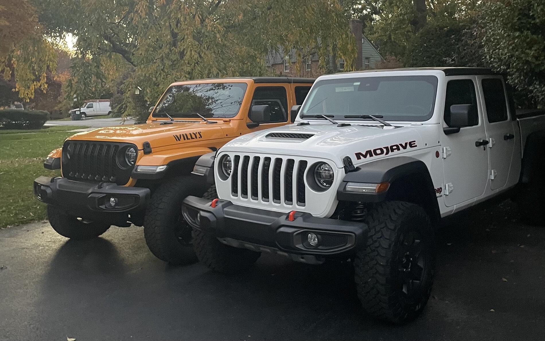 Jeep Gladiator Willys with Rubicon springs and 1" spacer vs Mojave EF8ABB0C-6F59-4B5D-8ED8-1B70EAA1D925