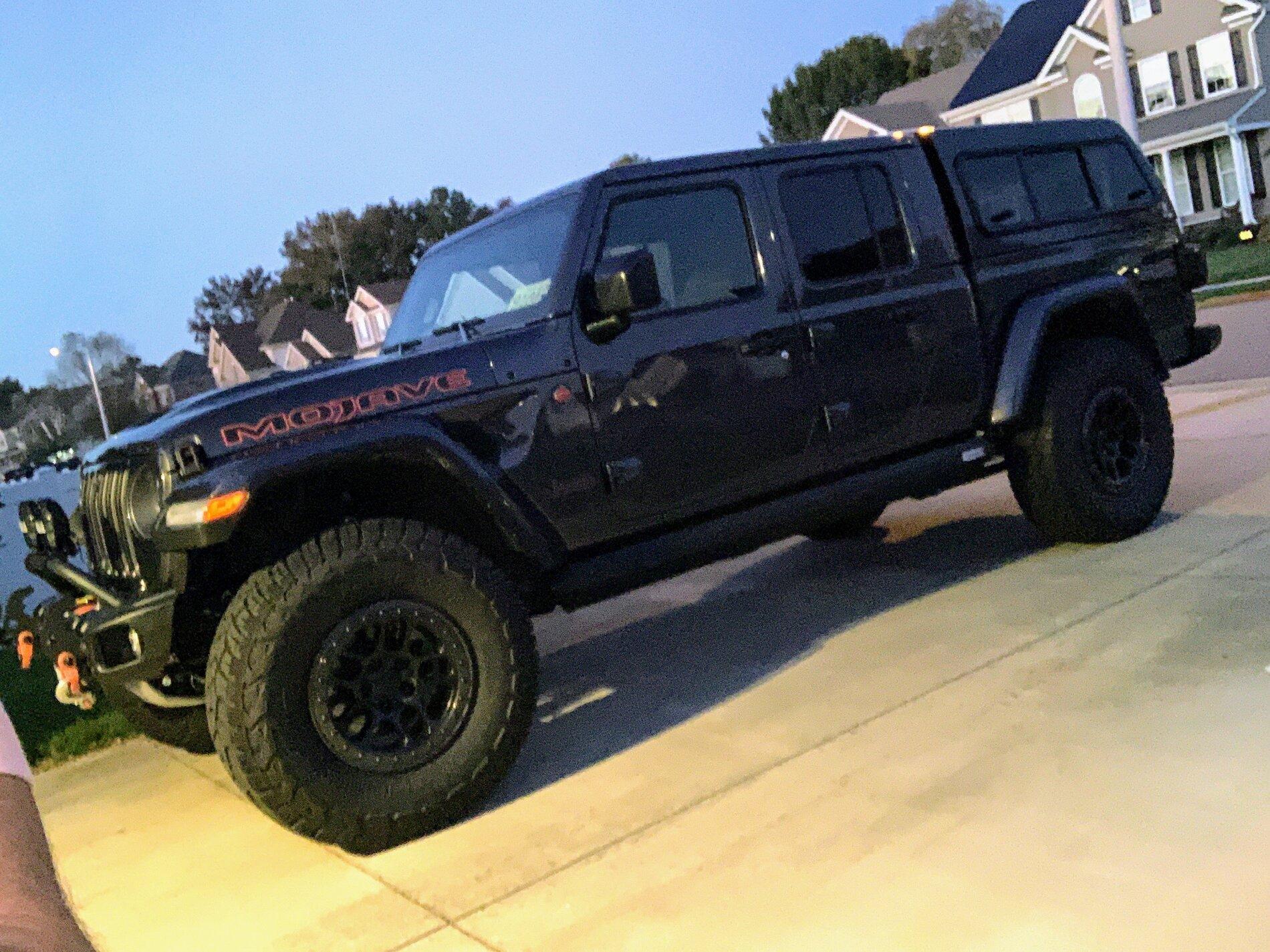 Jeep Gladiator A.R.E. Granite Crystal CX Cap Installed! B429BE9A-0403-473A-BBDD-EC6578A0B6A2