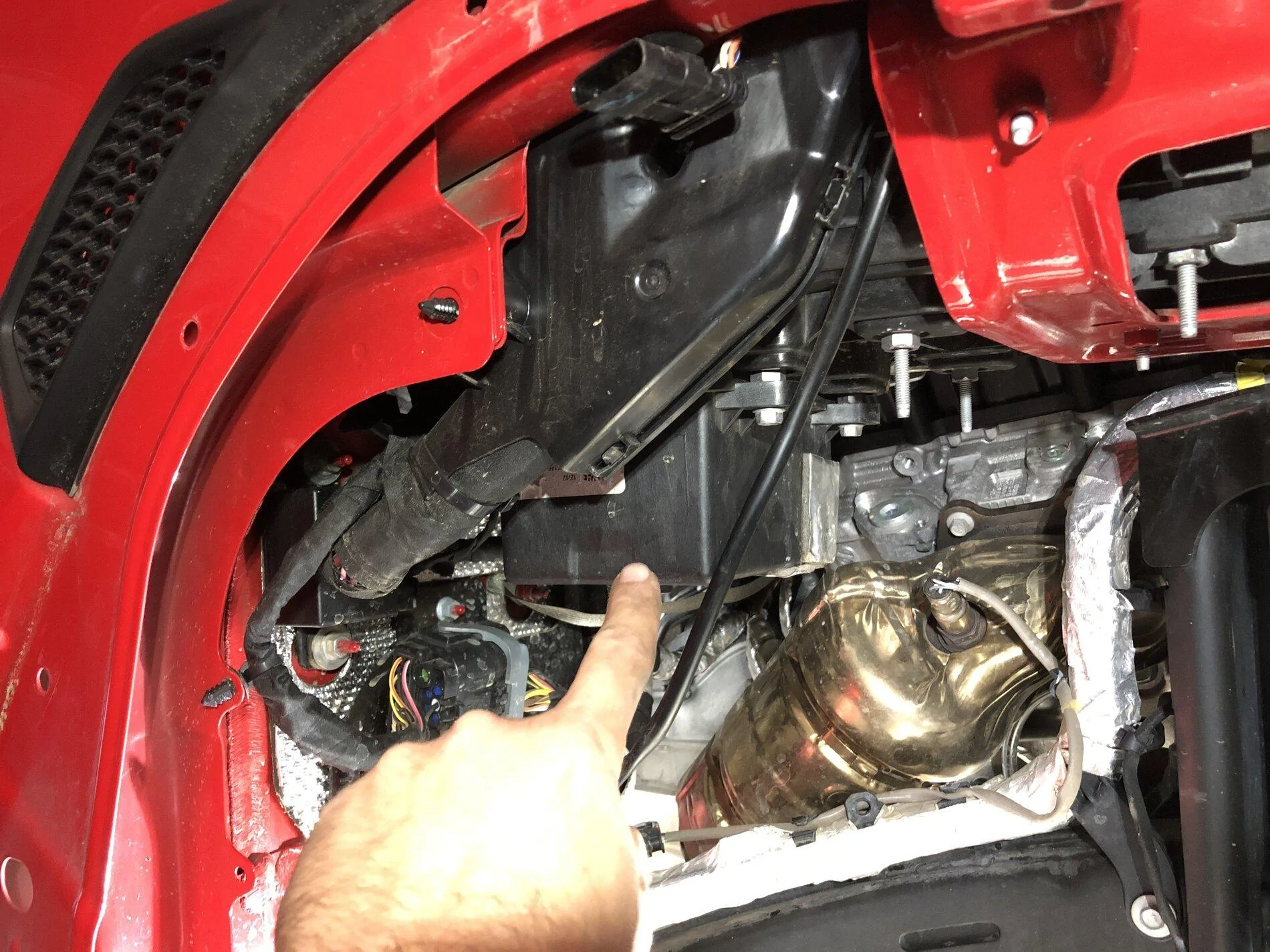 Jeep Gladiator No broken fender clips to replace aux ess battery EB5805B4-68CB-41EC-9BDE-F6BCF90D8BAB