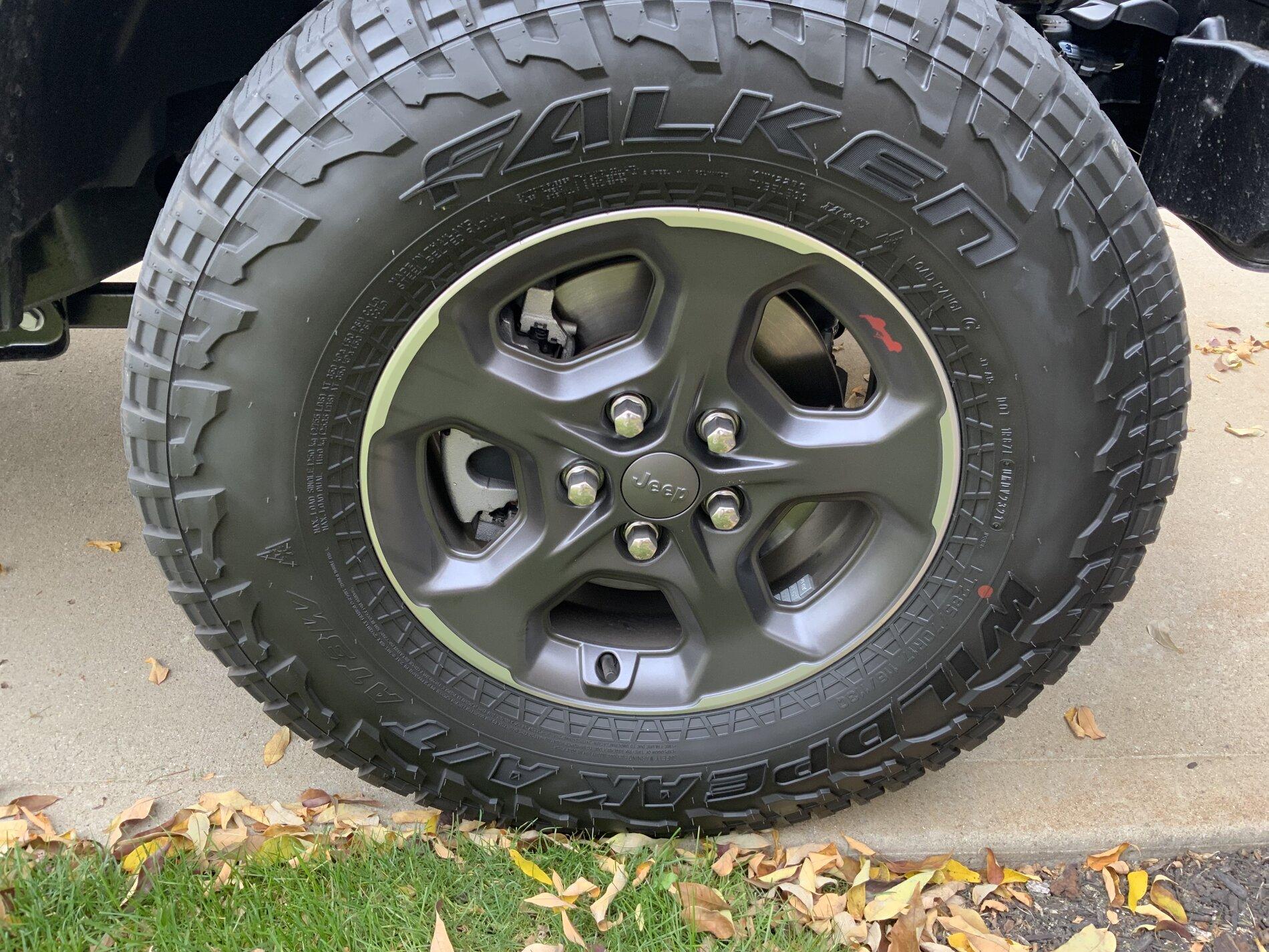 Jeep Gladiator Like new Falken Wild Peak A/T OEM Take Offs JT Rubicon 419718ED-3164-4729-9271-B88246E4C930