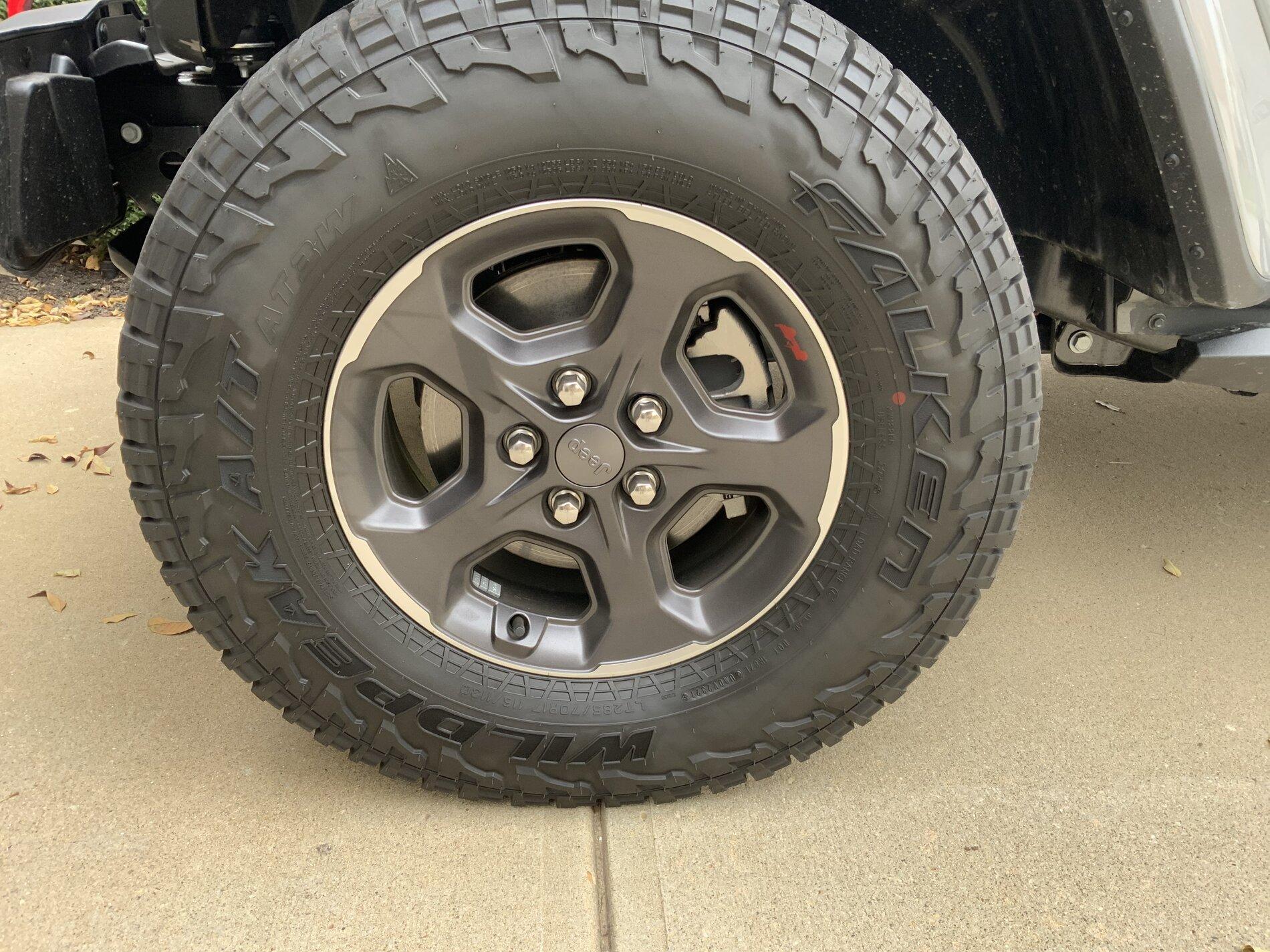 Jeep Gladiator Like new Falken Wild Peak A/T OEM Take Offs JT Rubicon B1B27161-E3F0-4162-AE79-09122A22719D