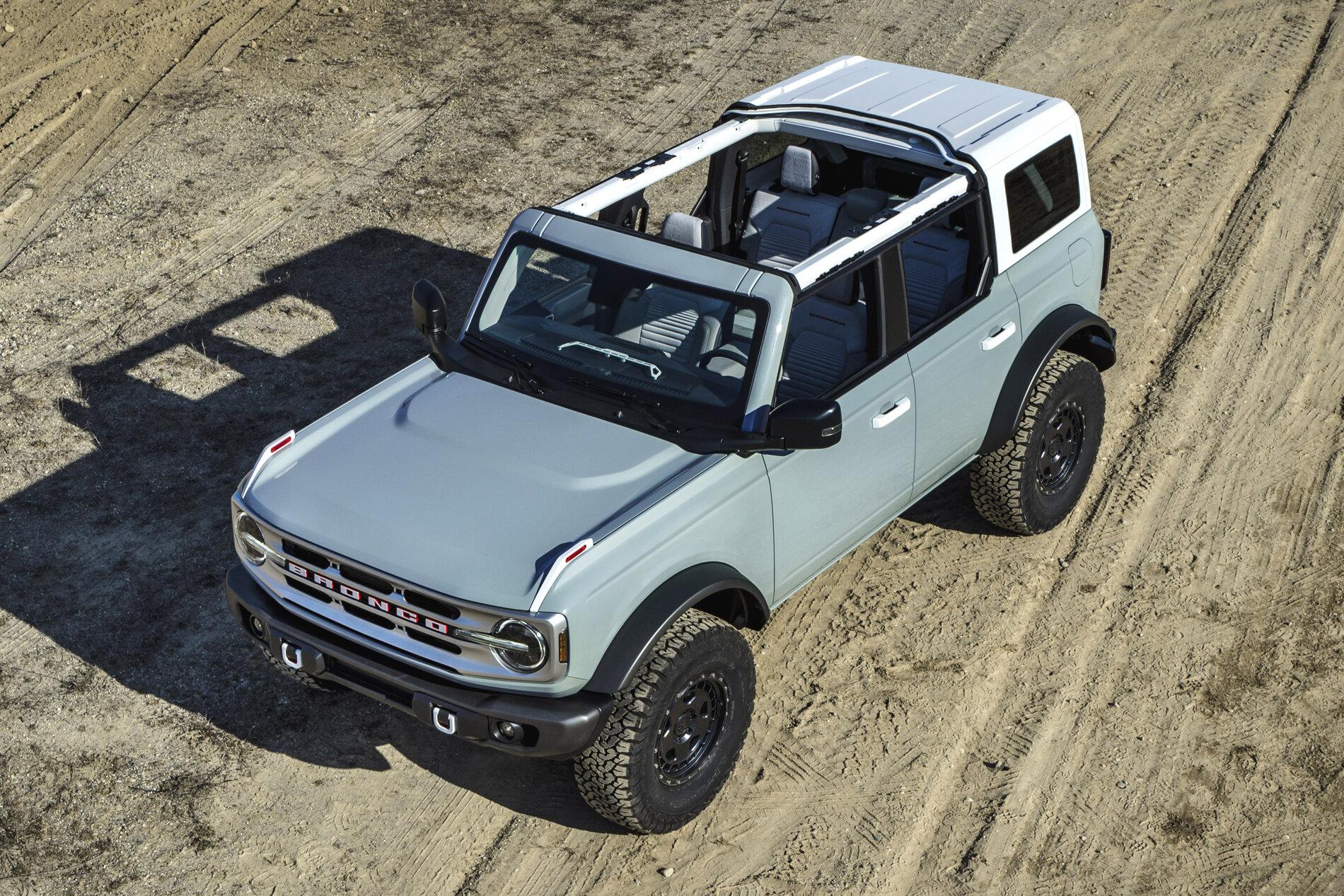 Bronco_4dr_features_05.jpg
