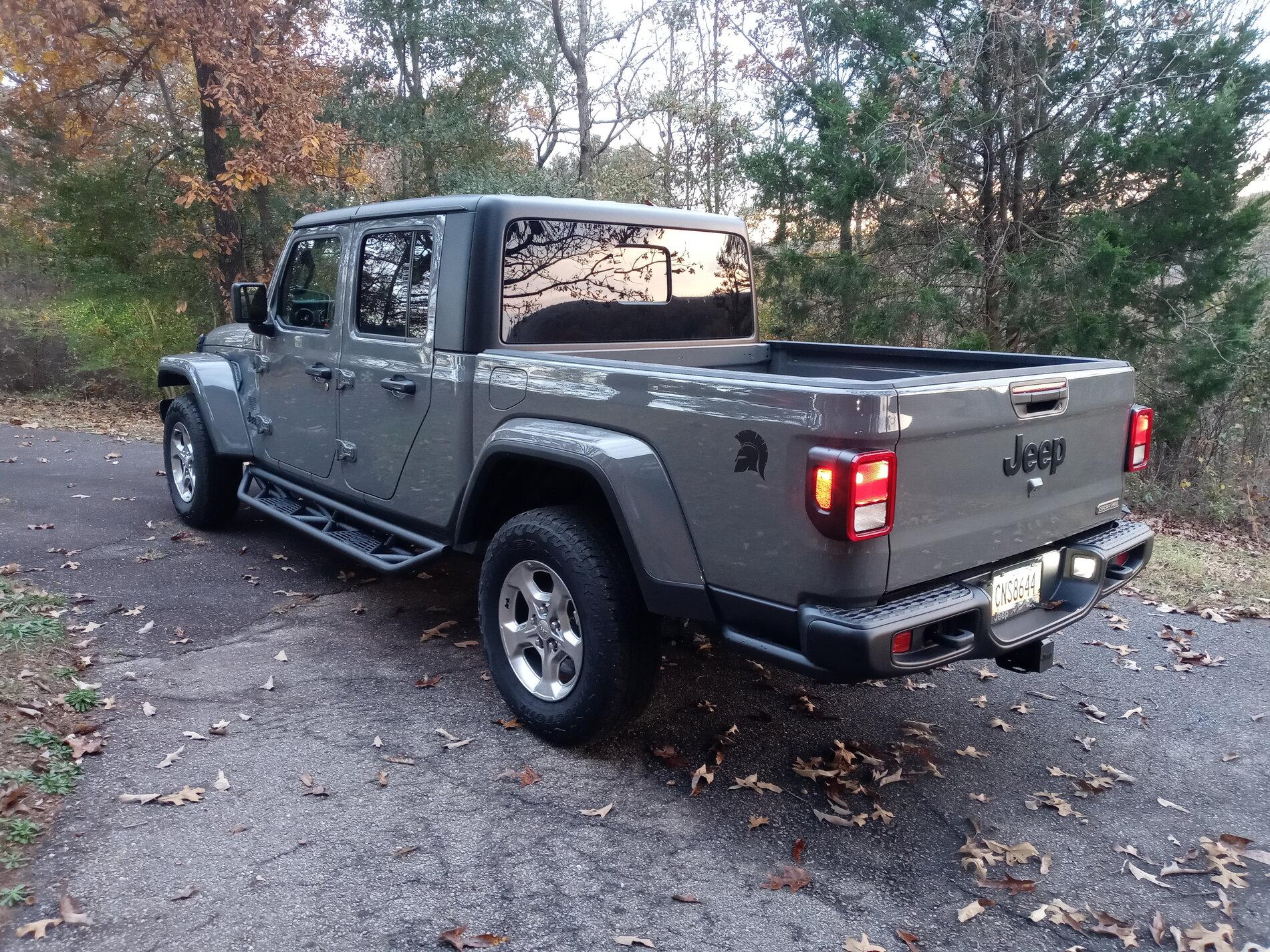 Jeep Gladiator Side steps/rails etc.   what are you all runnin ? 20211111_165442