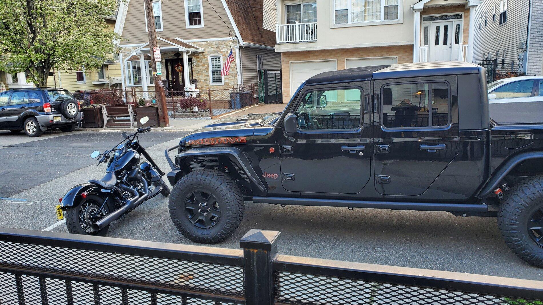 Jeep Gladiator Motorcycle riders? What do you ride? Pic/Info Thread! 20210421_180538